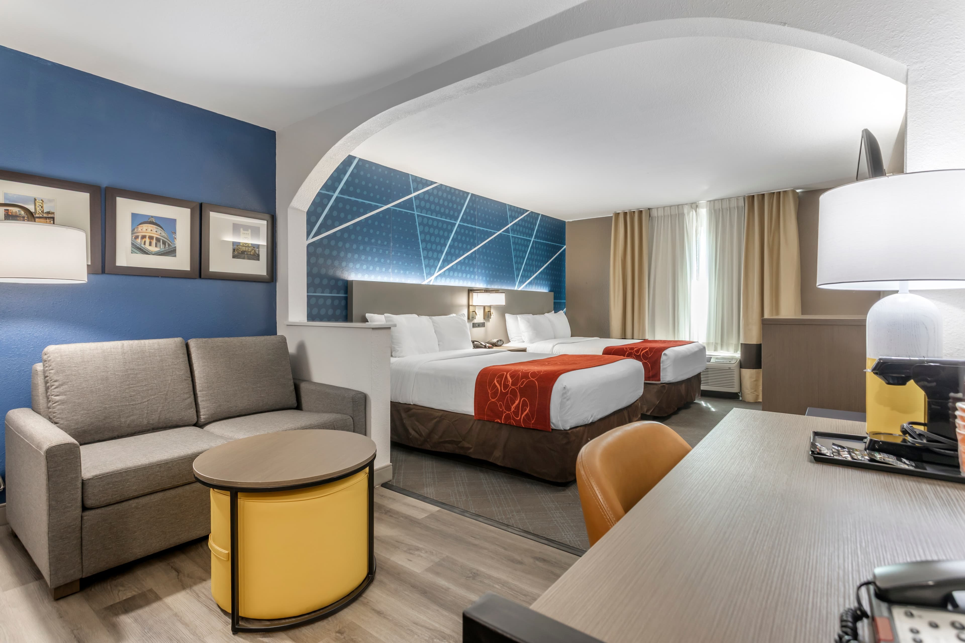 Comfort Suites Downtown Sacramento — 10