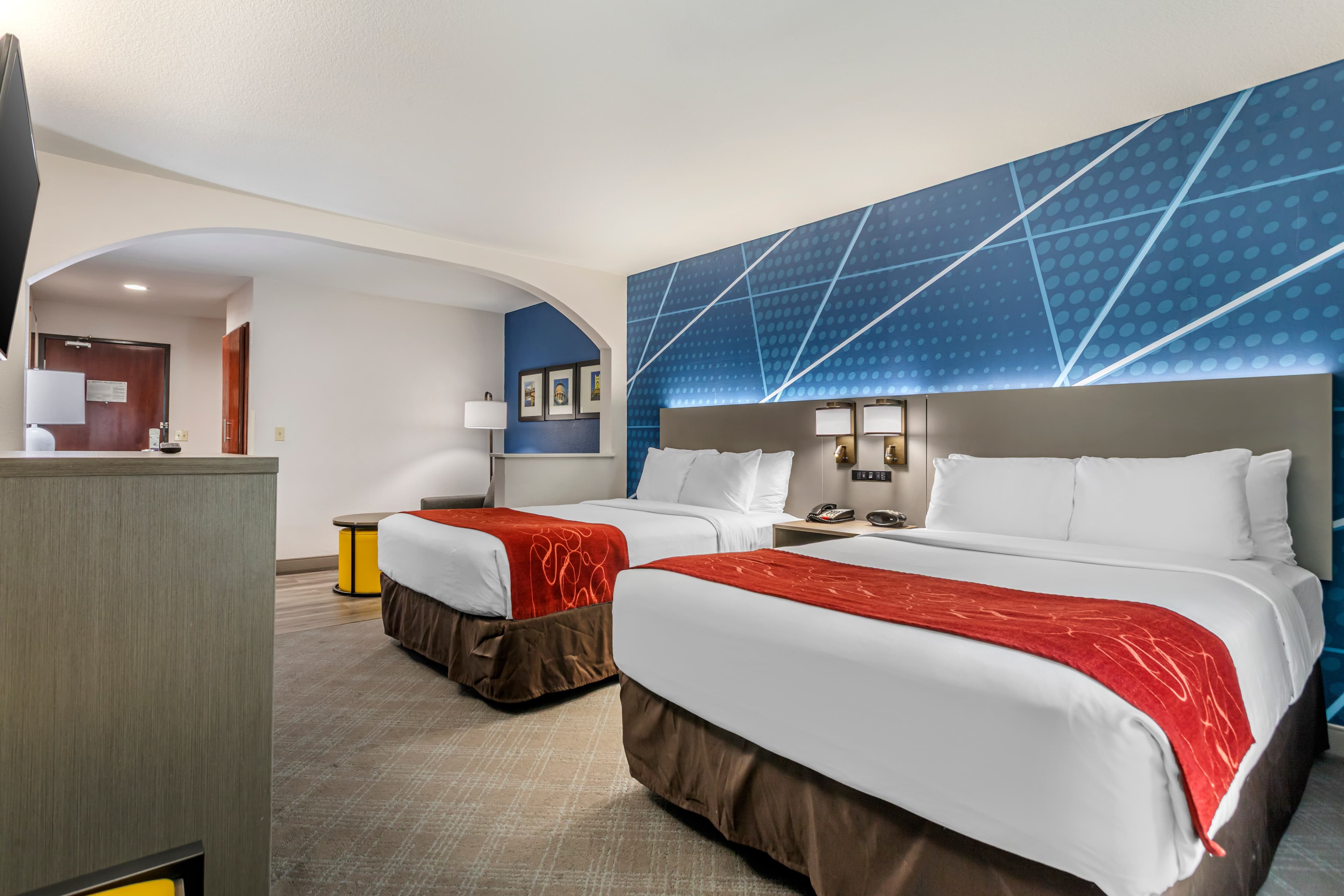 Comfort Suites Downtown Sacramento — 12