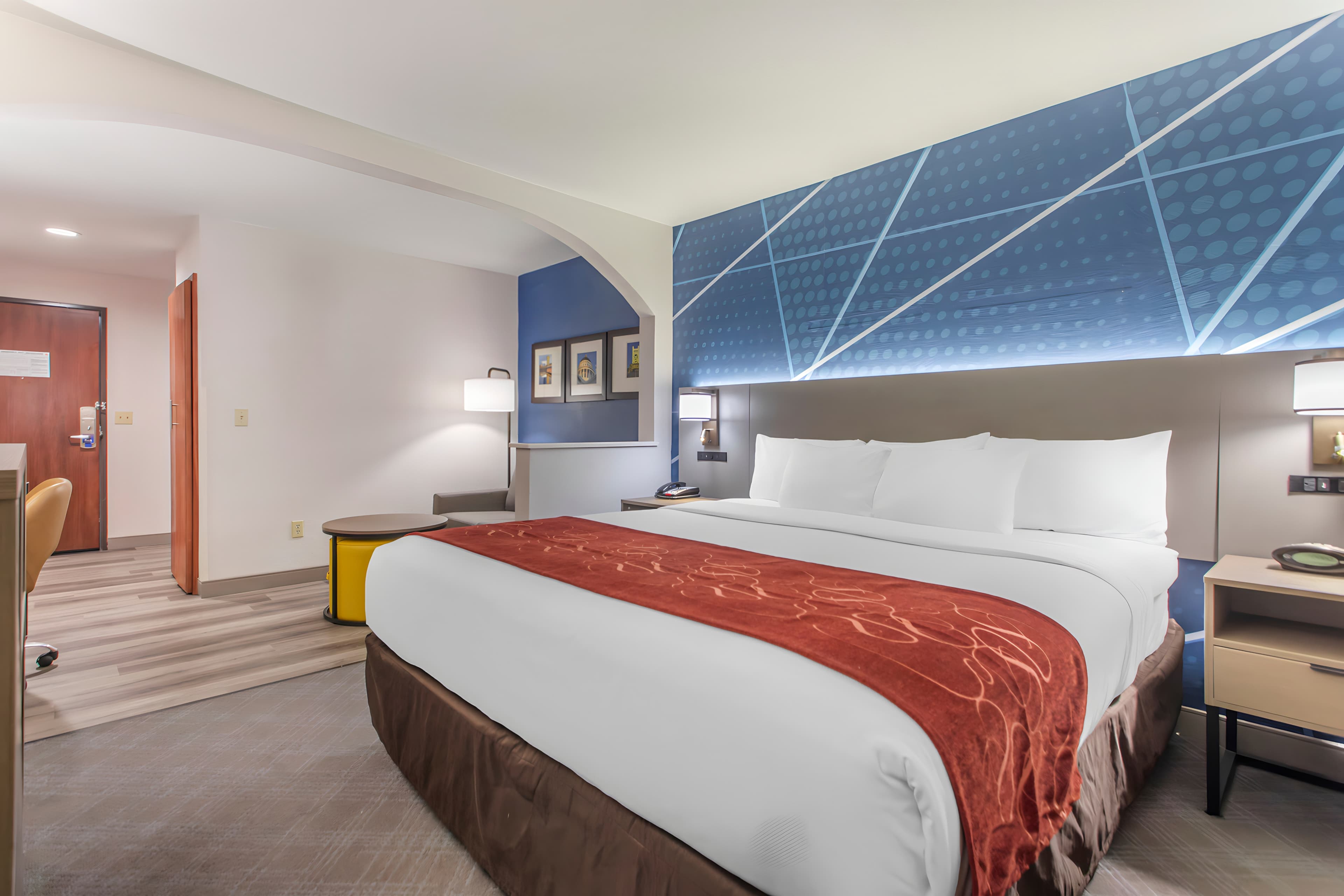 Comfort Suites Downtown Sacramento — 15
