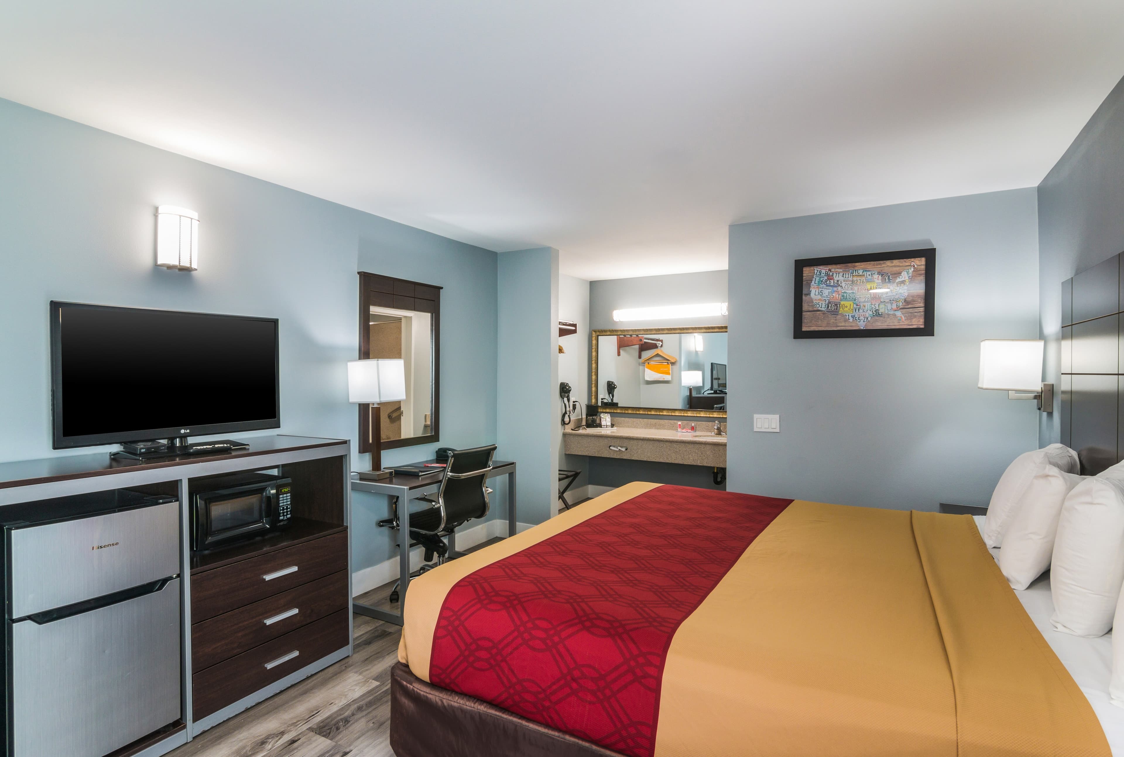 Econo Lodge Hesperia - Victorville I-15 — 6