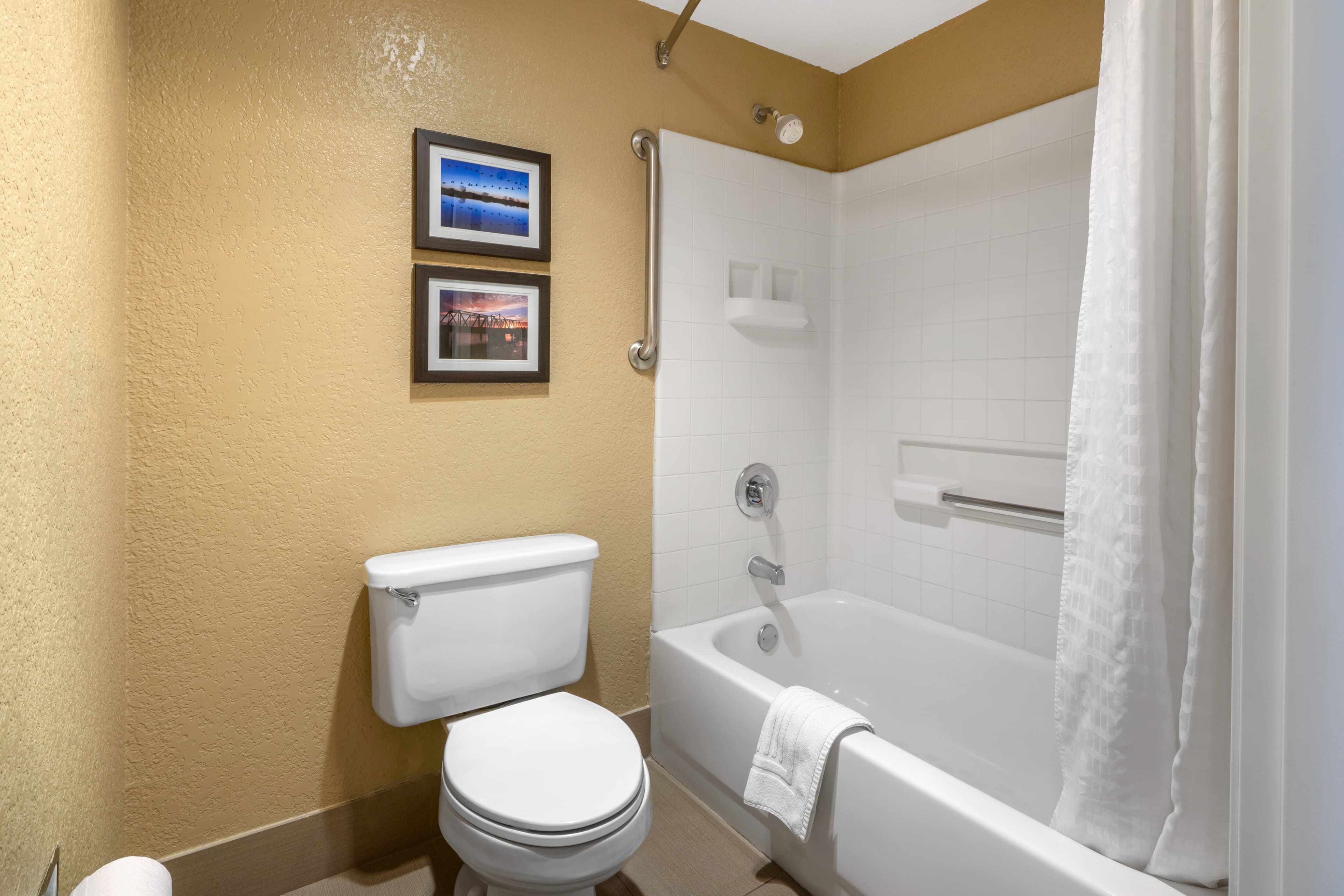 Comfort Inn Lathrop Stockton Airport — 14