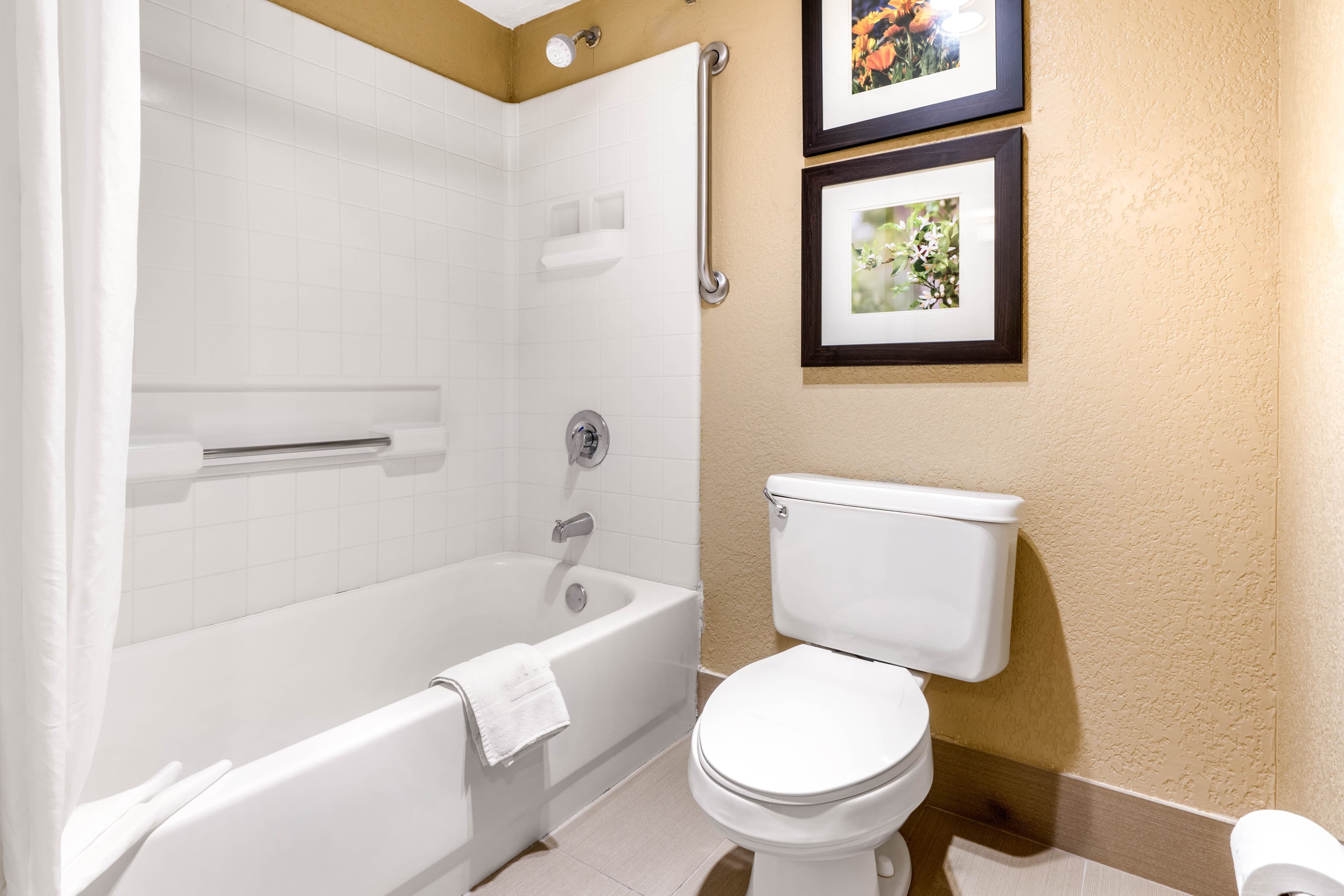 Comfort Inn Lathrop Stockton Airport — 25