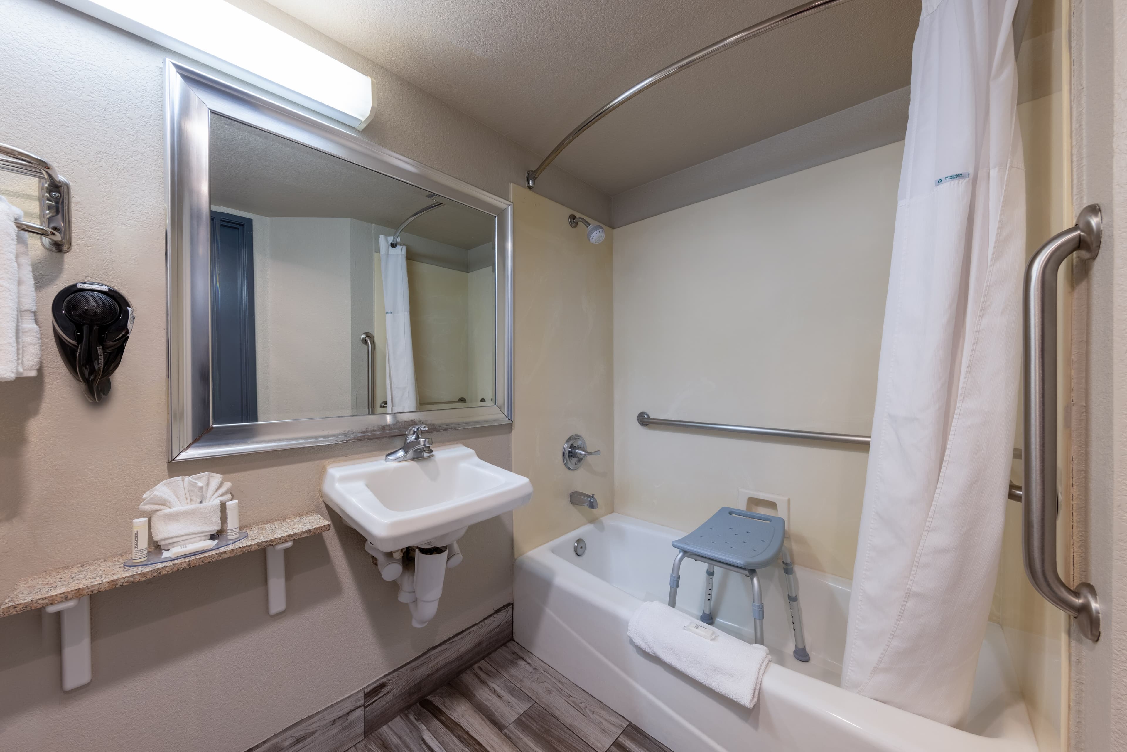 Comfort Inn Lathrop Stockton Airport - Image 5