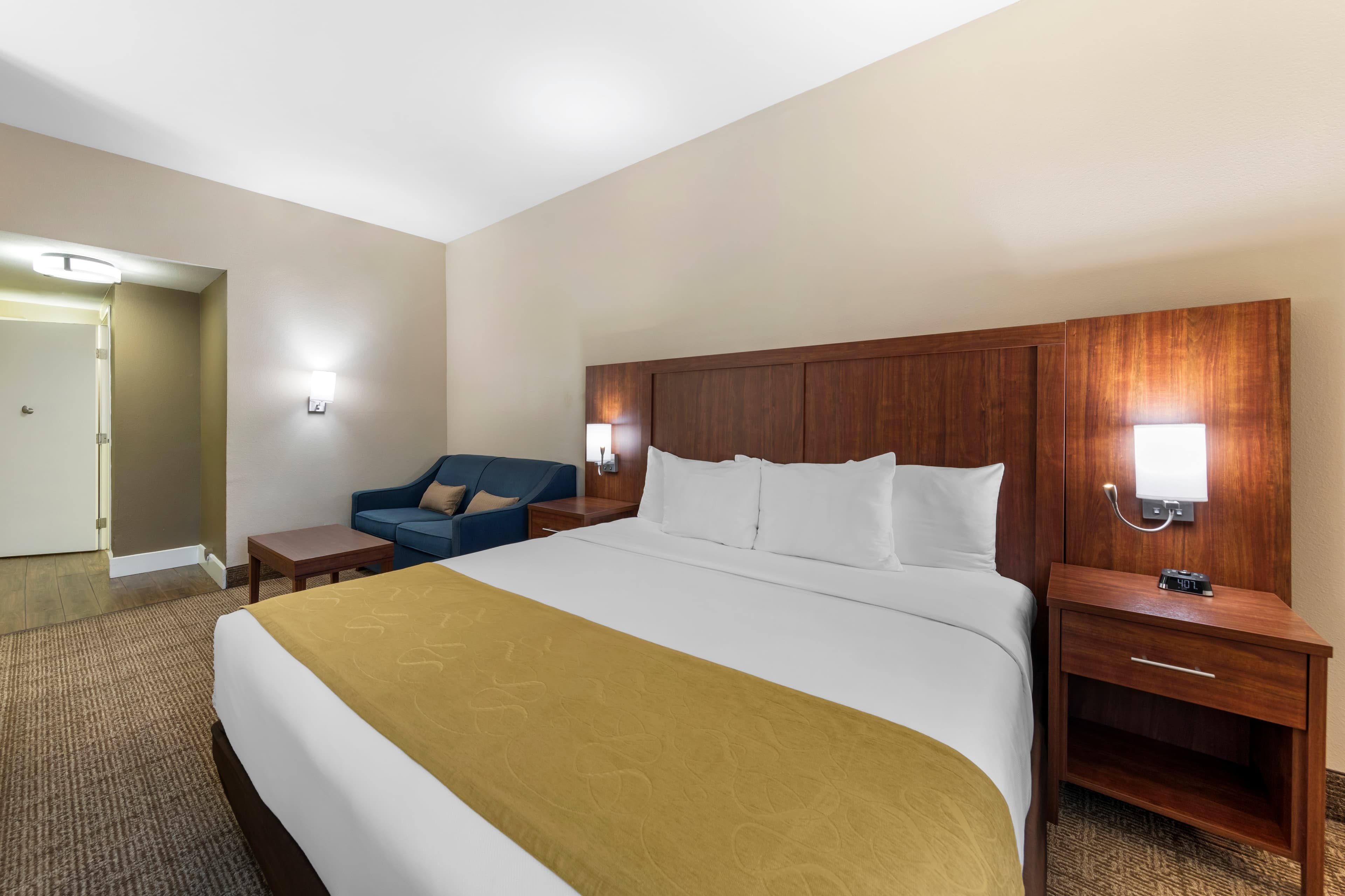 Comfort Suites Tulare Sequoia Gateway - Image 2