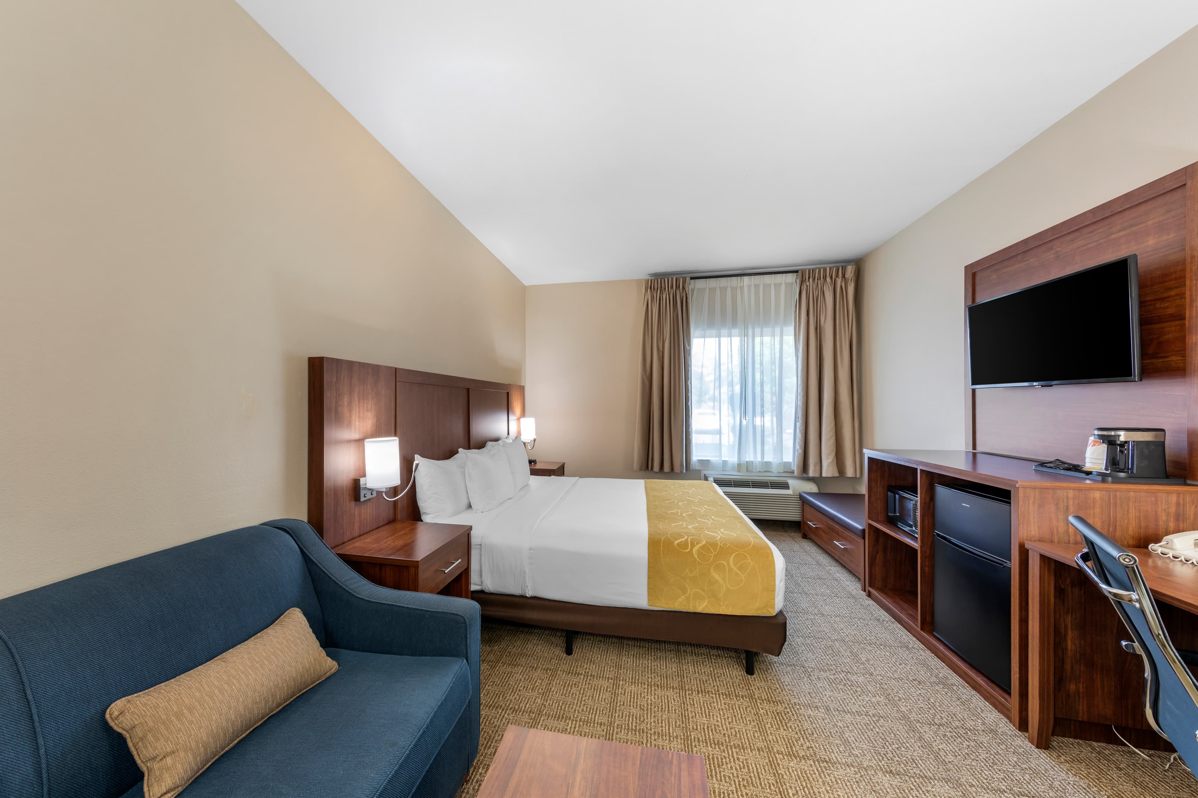 Comfort Suites Tulare Sequoia Gateway - Image 3