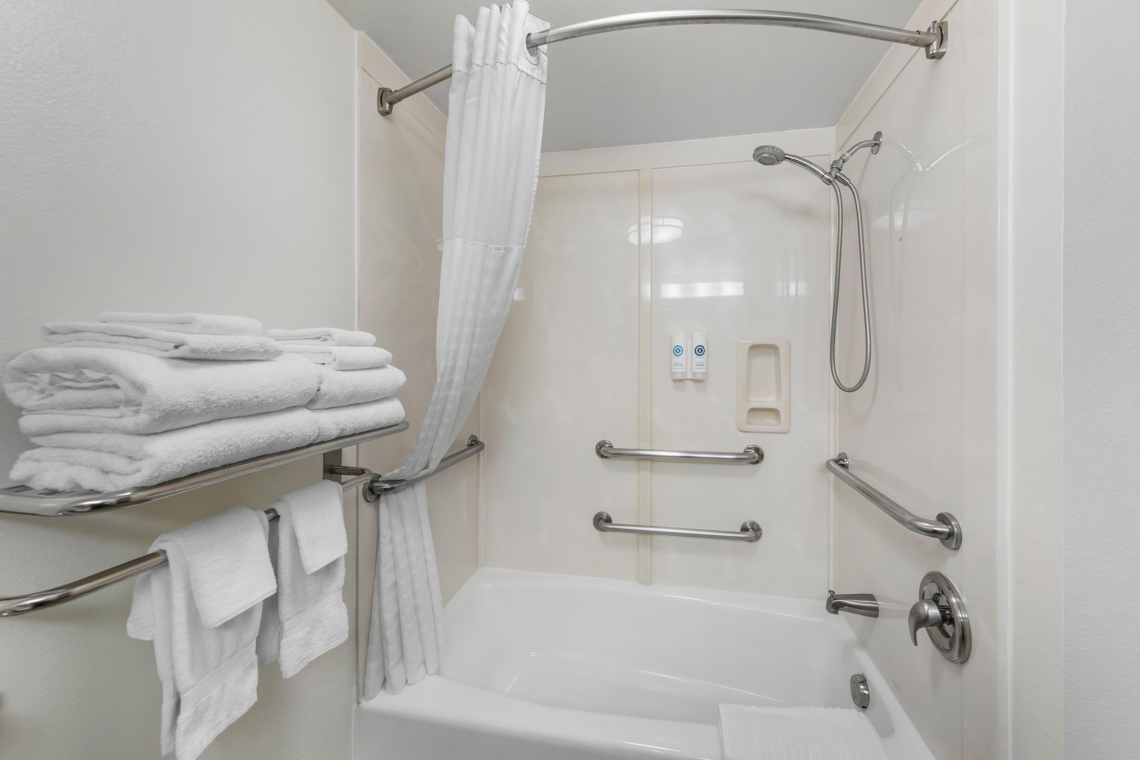 Comfort Suites Tulare Sequoia Gateway - Image 4