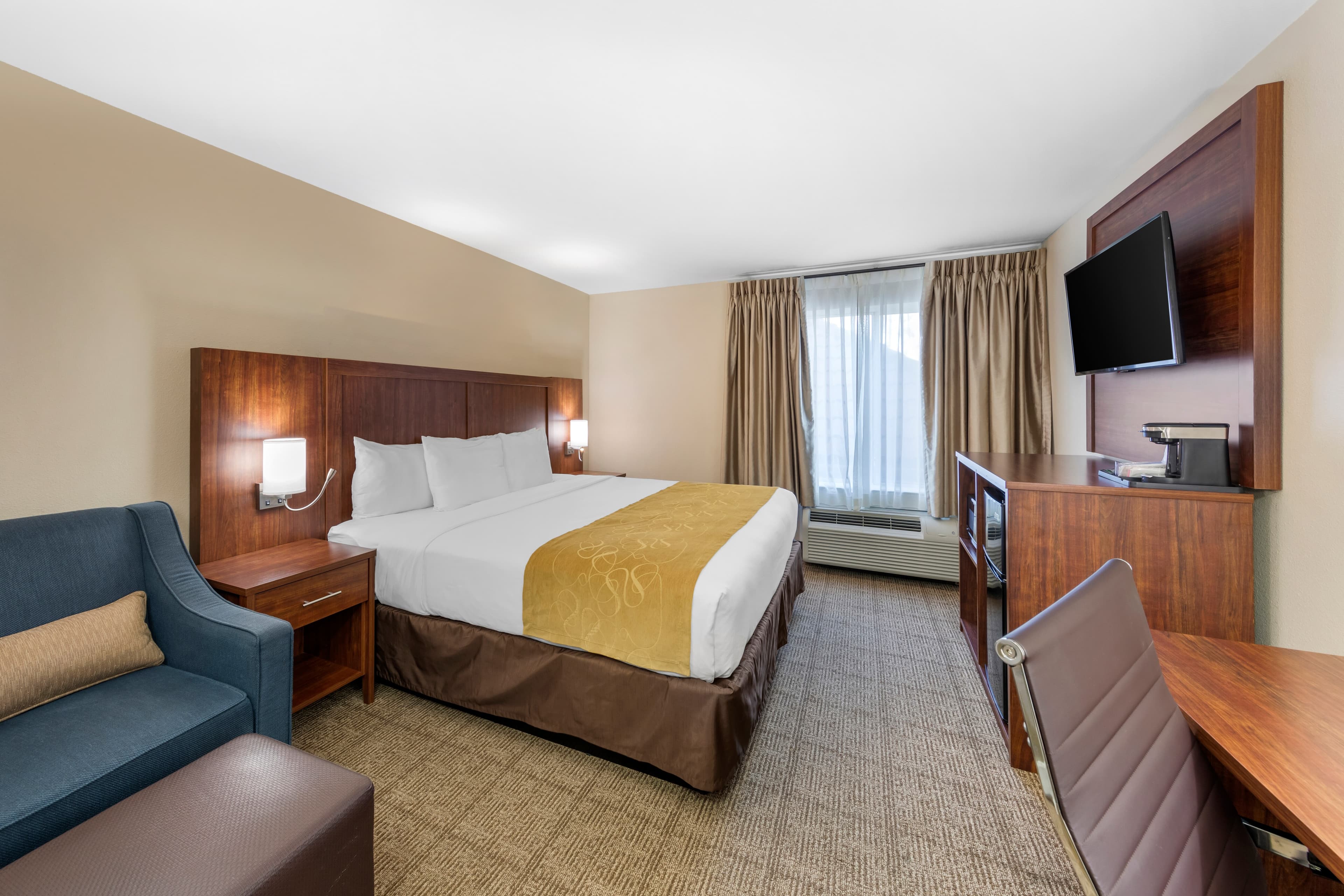 Comfort Suites Tulare Sequoia Gateway — 6