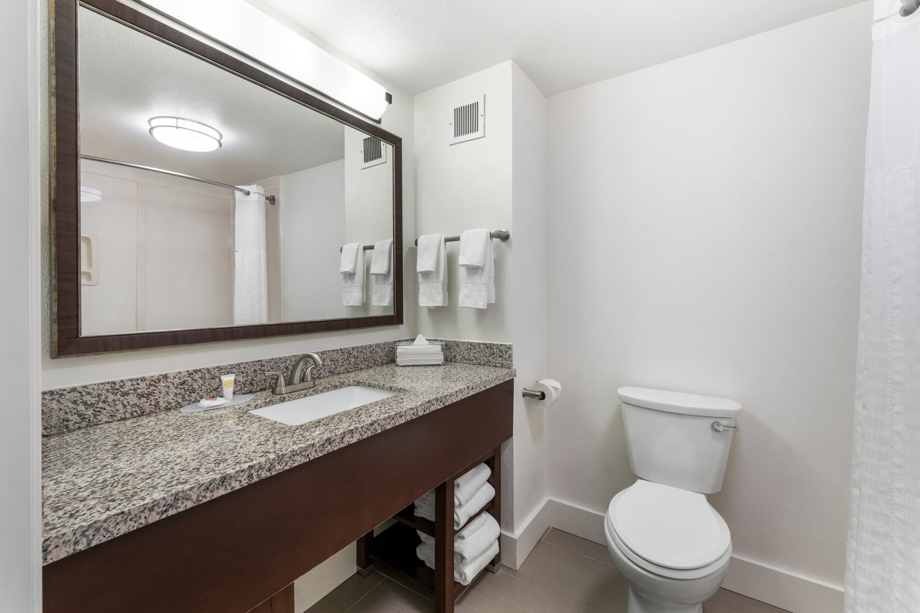 Comfort Suites Tulare Sequoia Gateway — 10