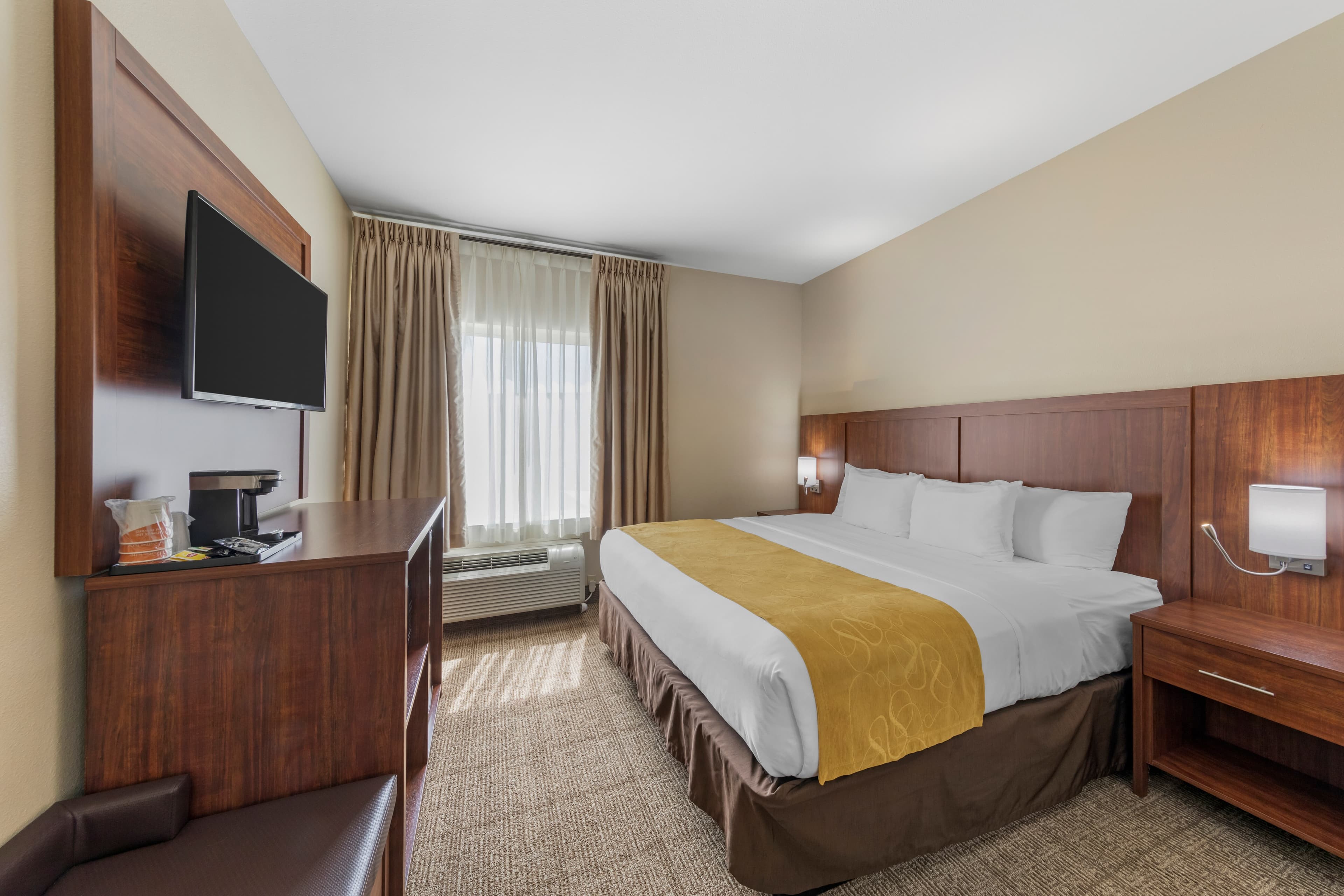 Comfort Suites Tulare Sequoia Gateway — 12