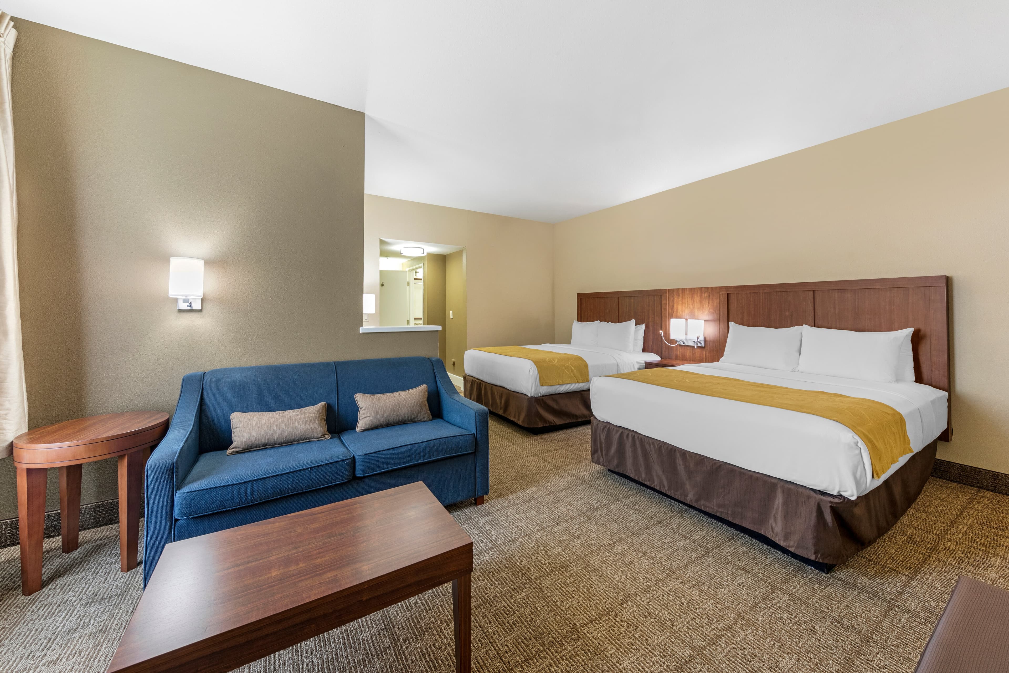 Comfort Suites Tulare Sequoia Gateway — 17