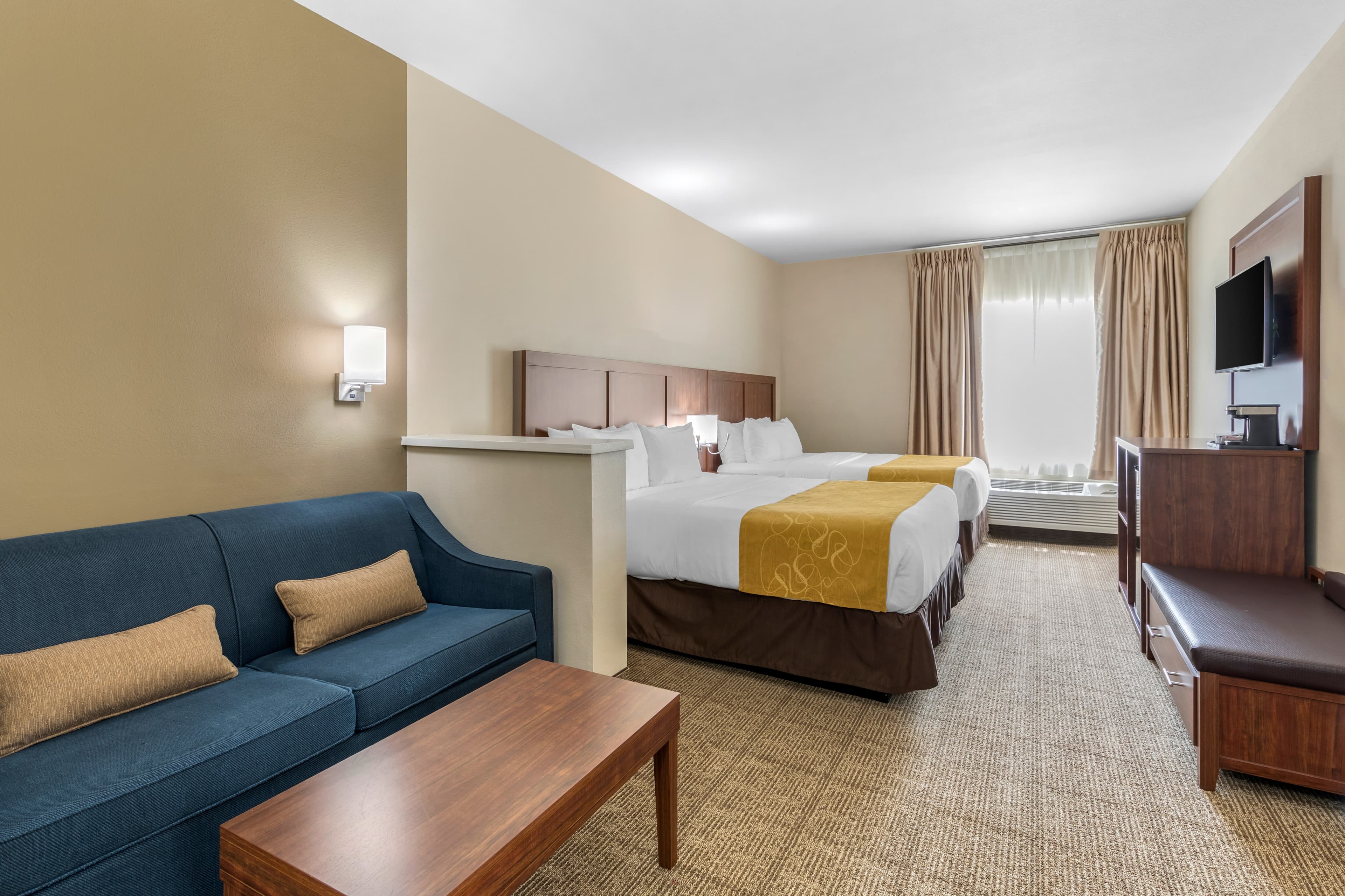 Comfort Suites Tulare Sequoia Gateway — 19