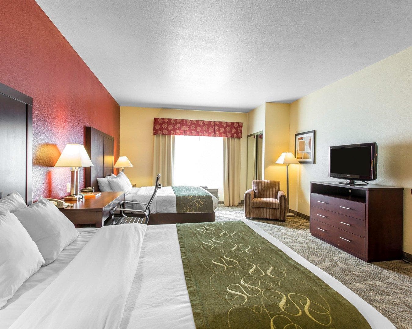 Comfort Suites Palm Desert I-10 — 8