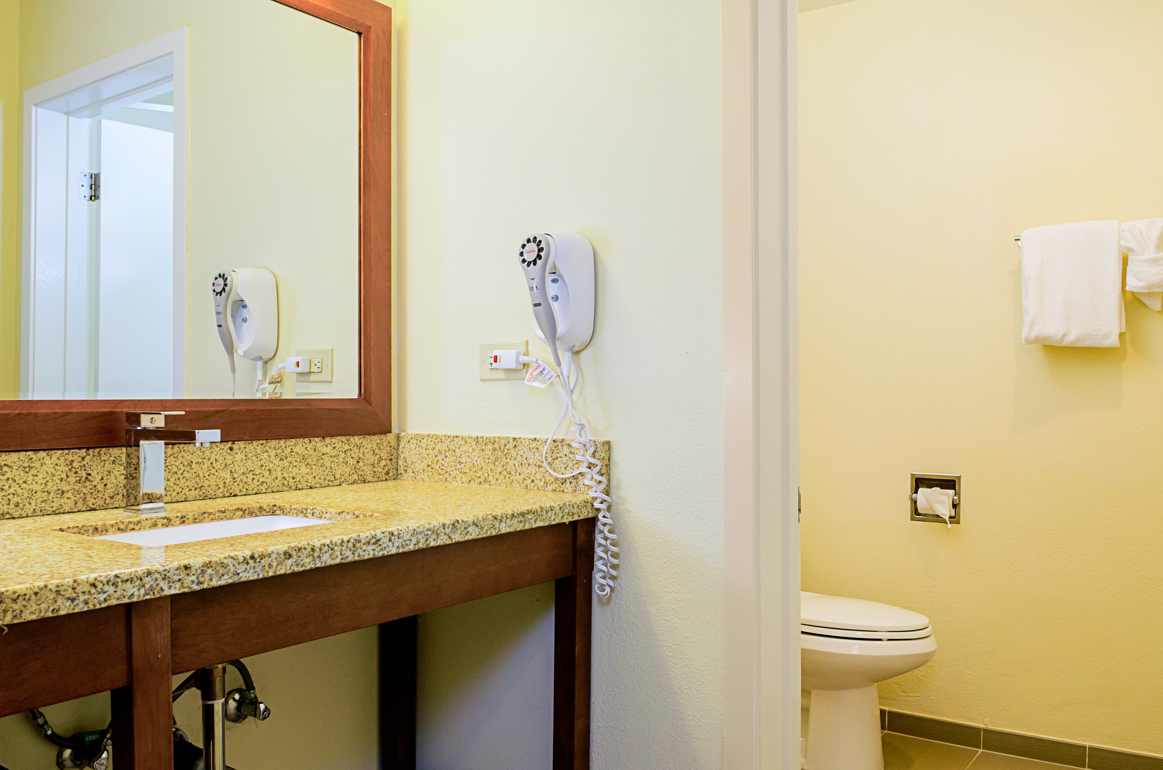 Comfort Inn Monterey Peninsula Airport — 6