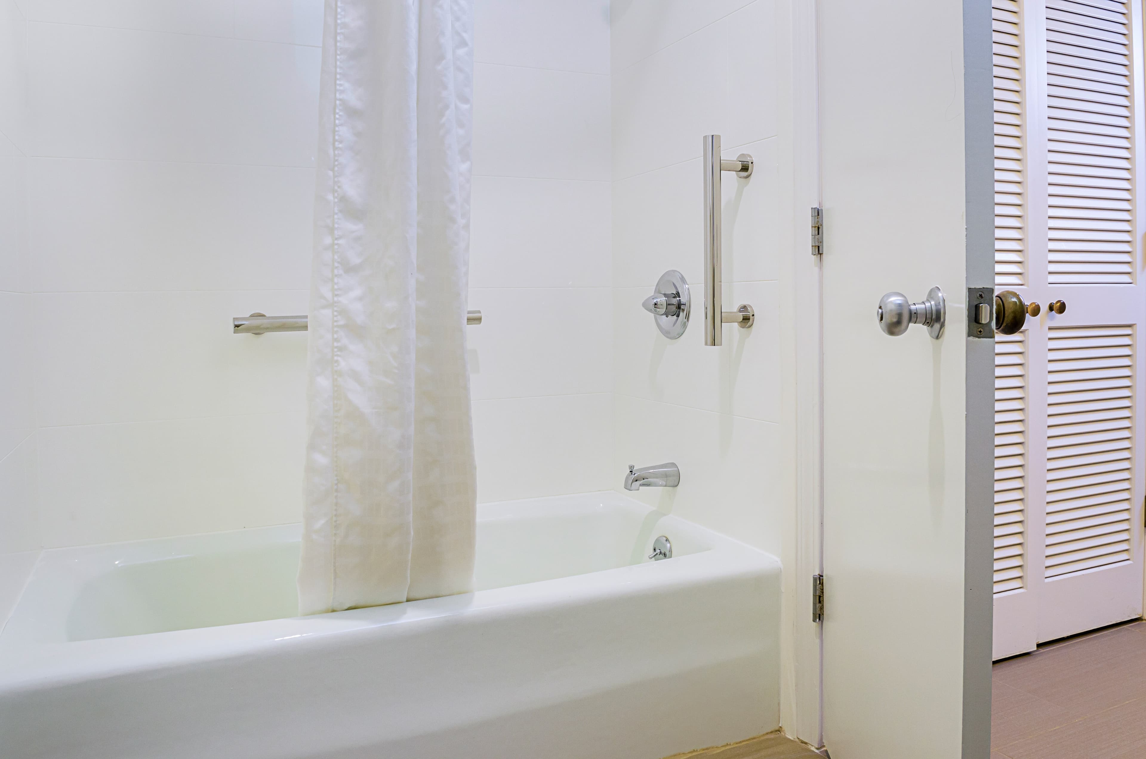 Comfort Inn Monterey Peninsula Airport — 7