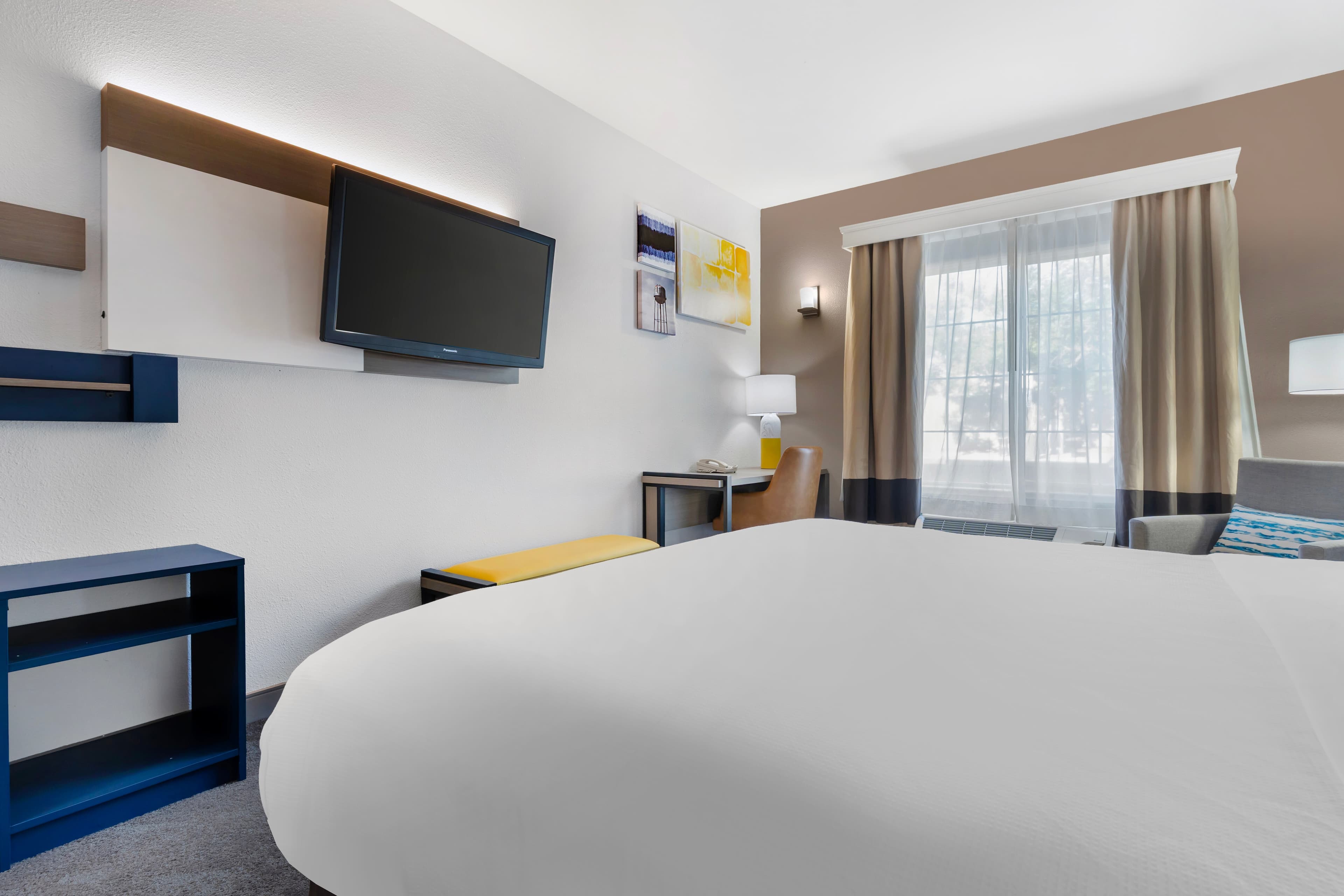 Comfort Inn & Suites Sacramento - University Area — 14