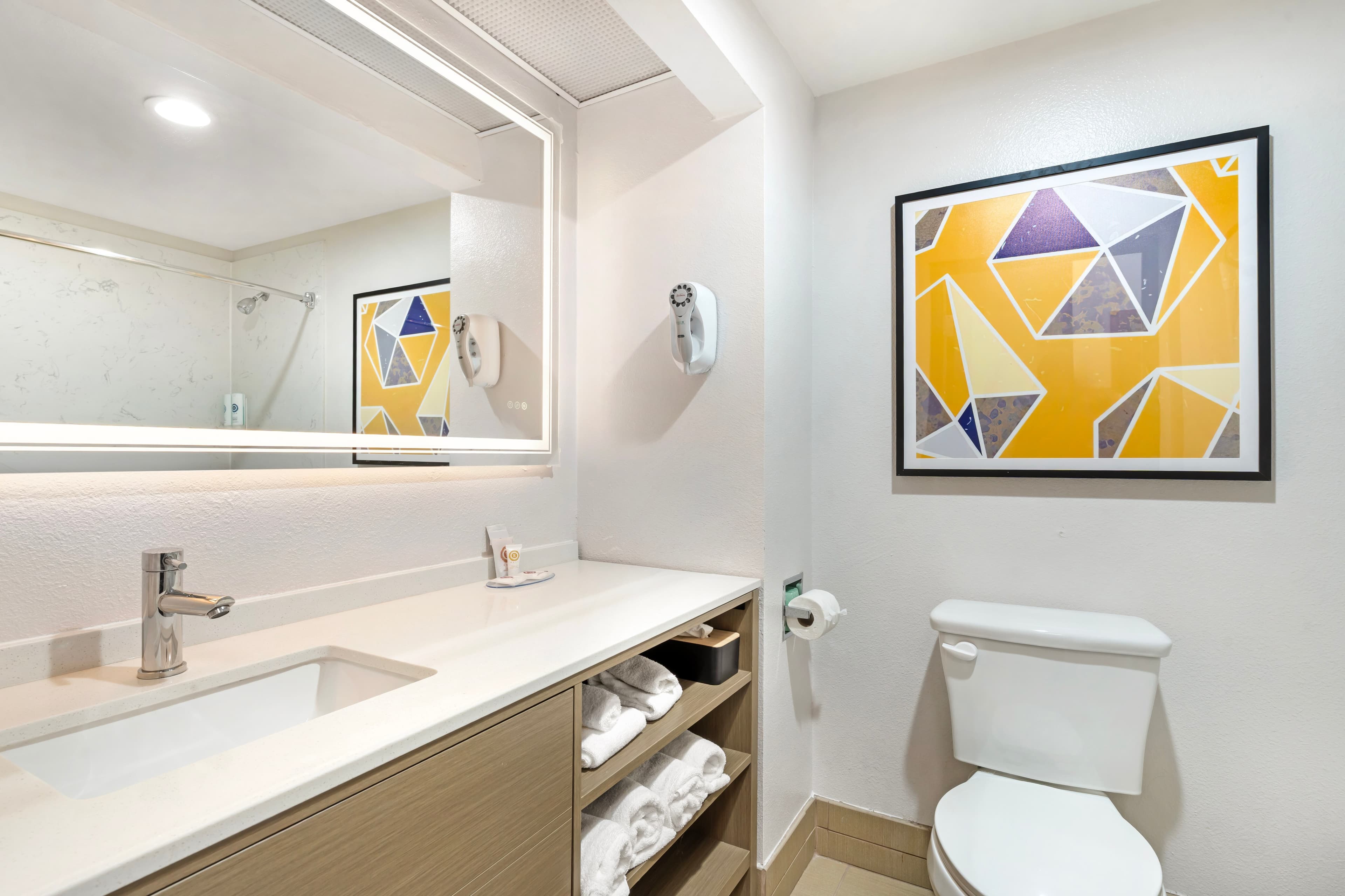 Comfort Inn & Suites Sacramento - University Area — 13