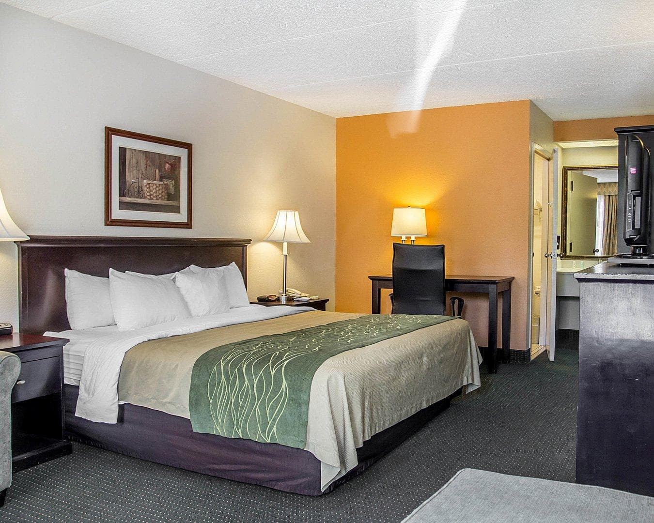 Quality Inn Riverside Near UCR and Downtown - Image 4