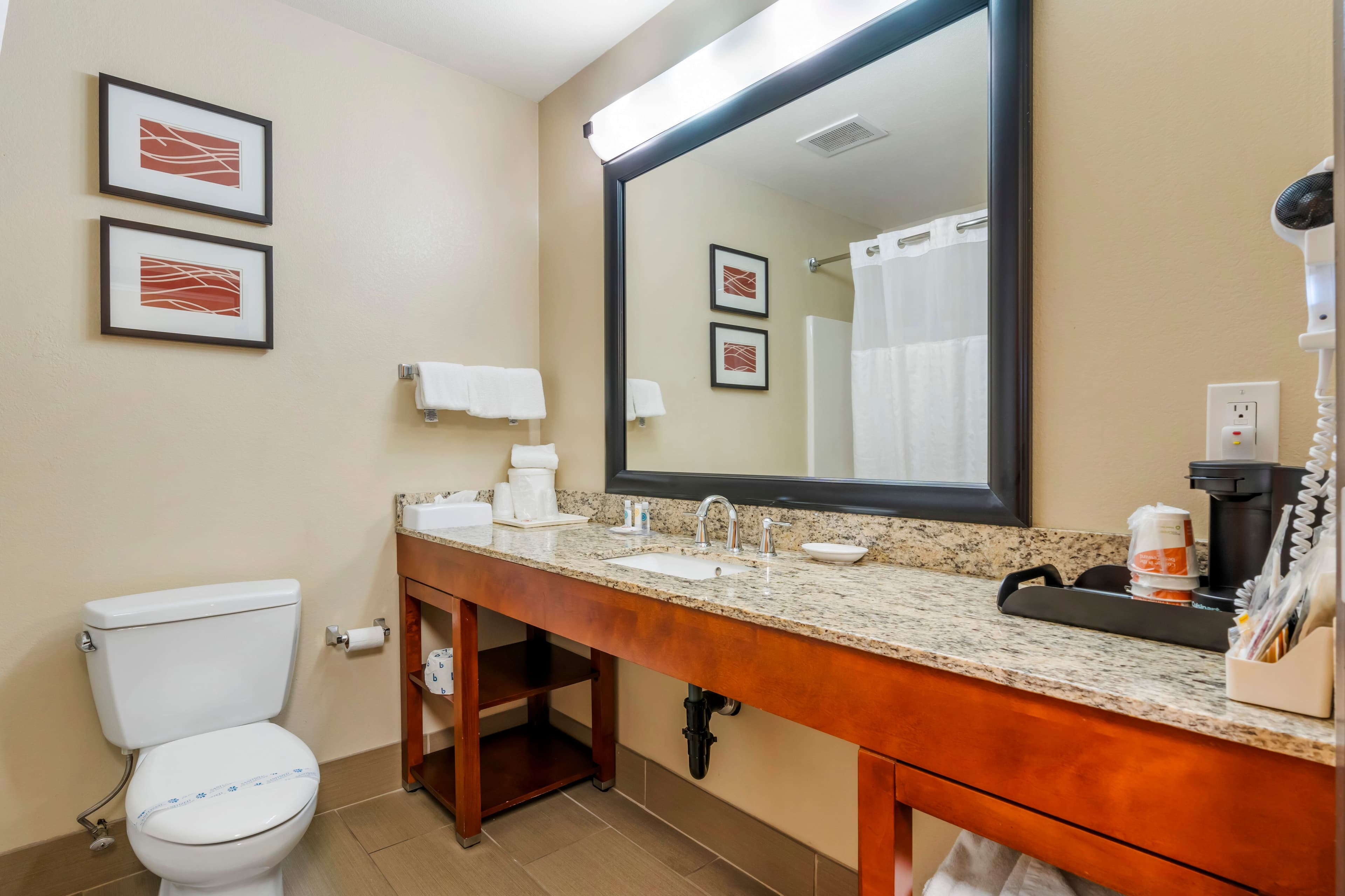 Comfort Inn & Suites Redwood Country — 13