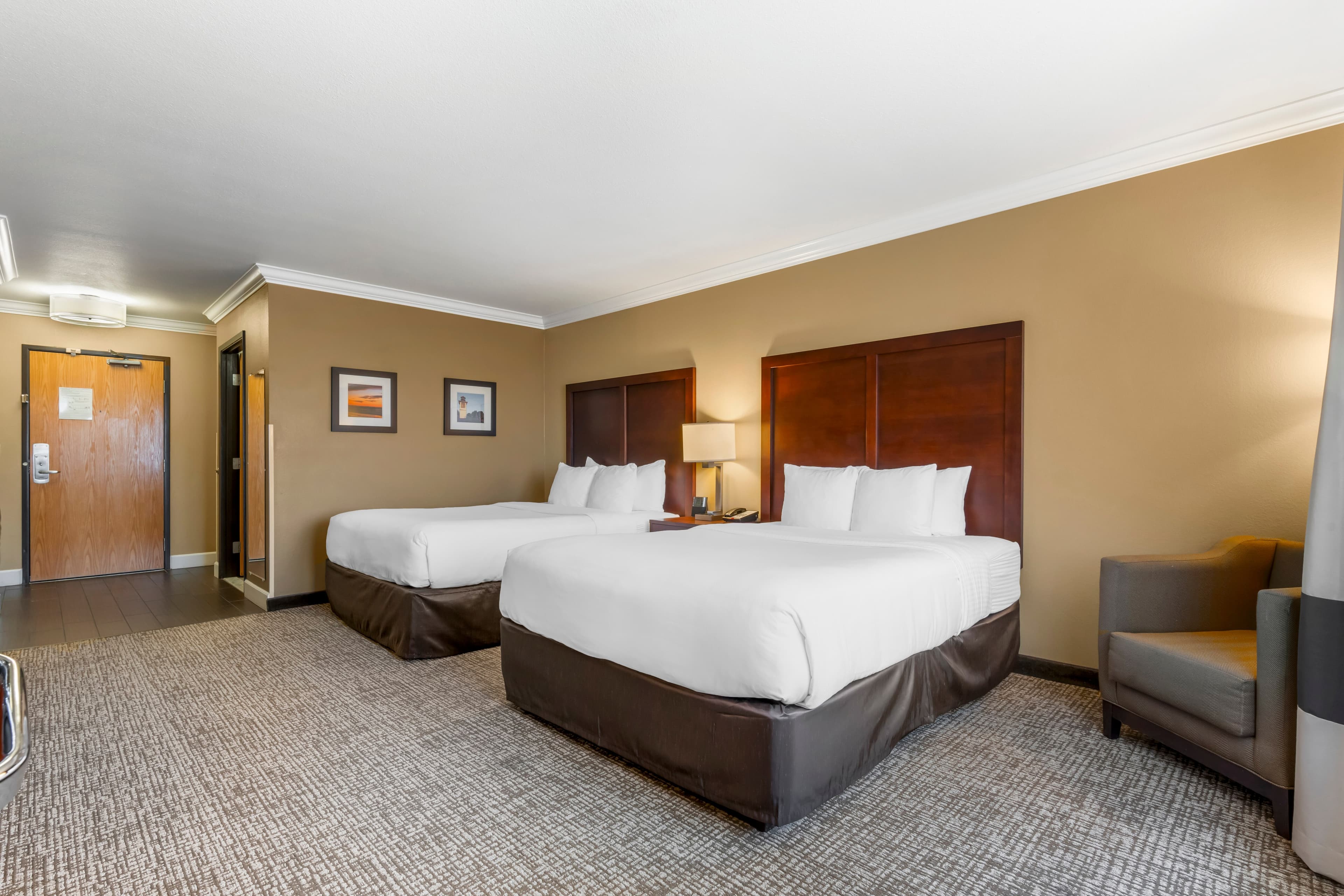 Comfort Inn & Suites Redwood Country — 15