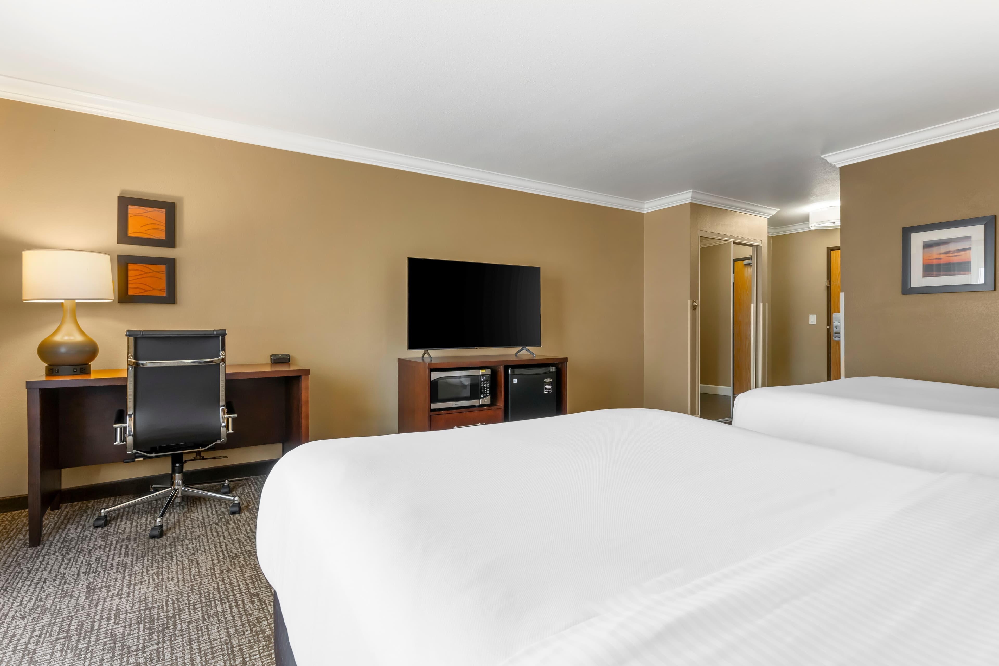 Comfort Inn & Suites Redwood Country — 16