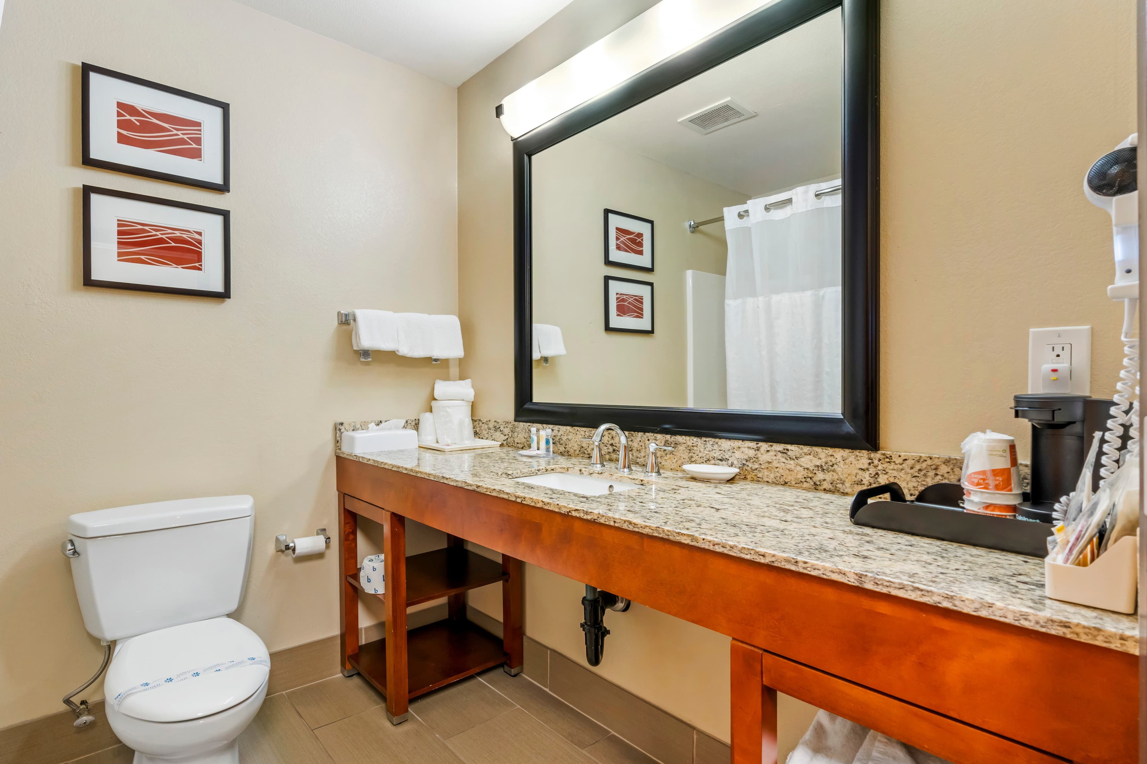 Comfort Inn & Suites Redwood Country — 17