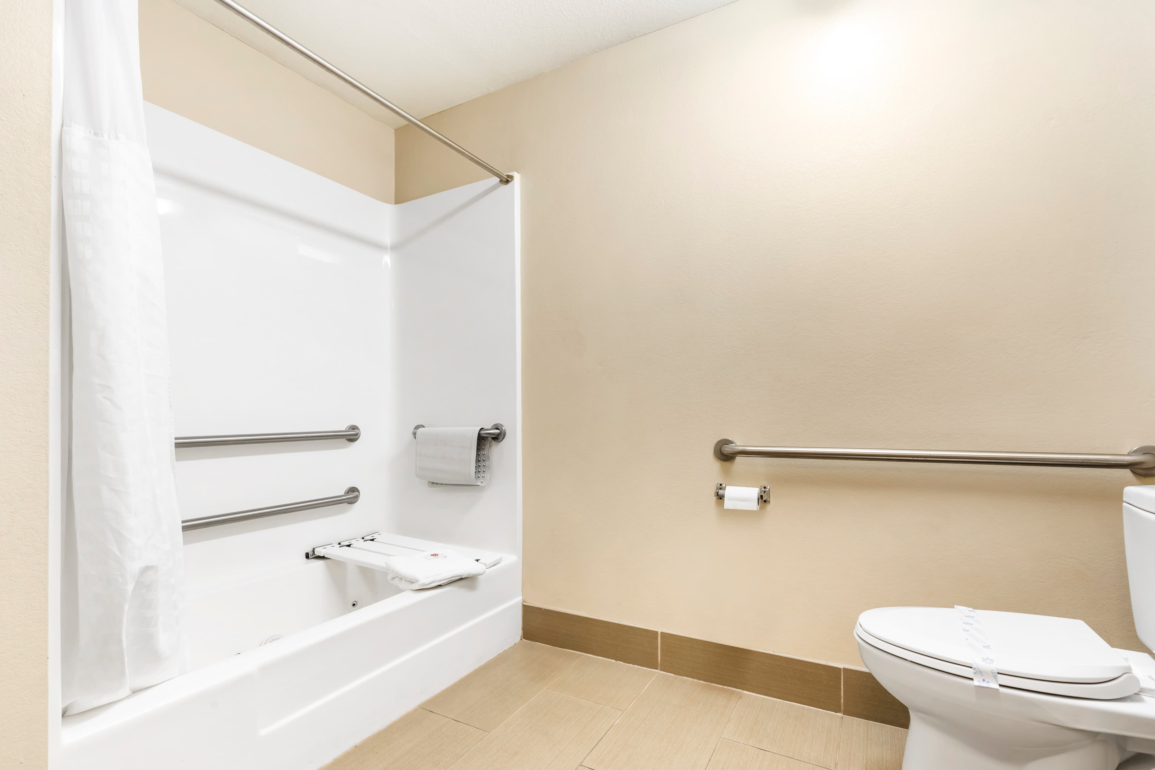 Comfort Inn & Suites Redwood Country — 22