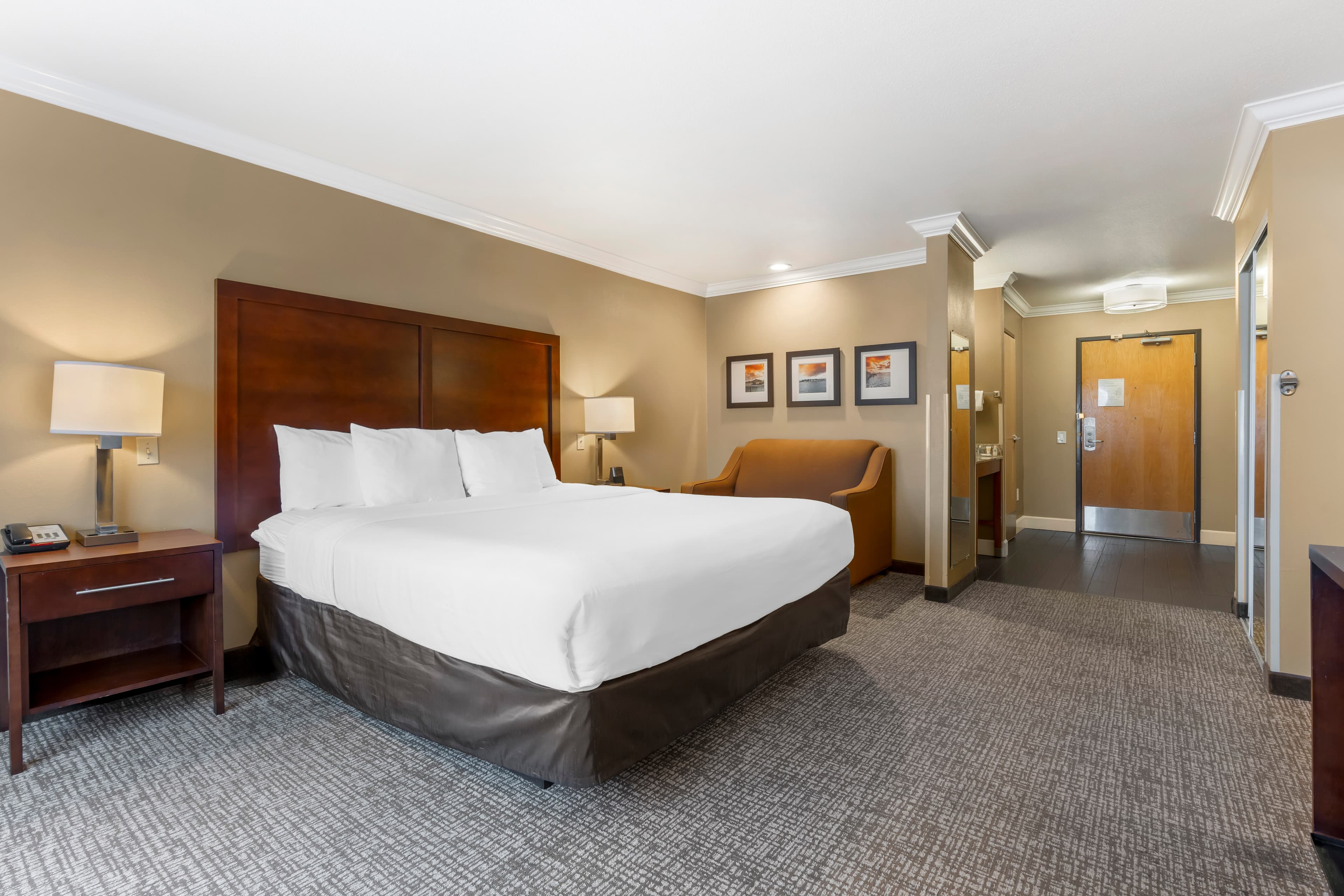Comfort Inn & Suites Redwood Country — 24