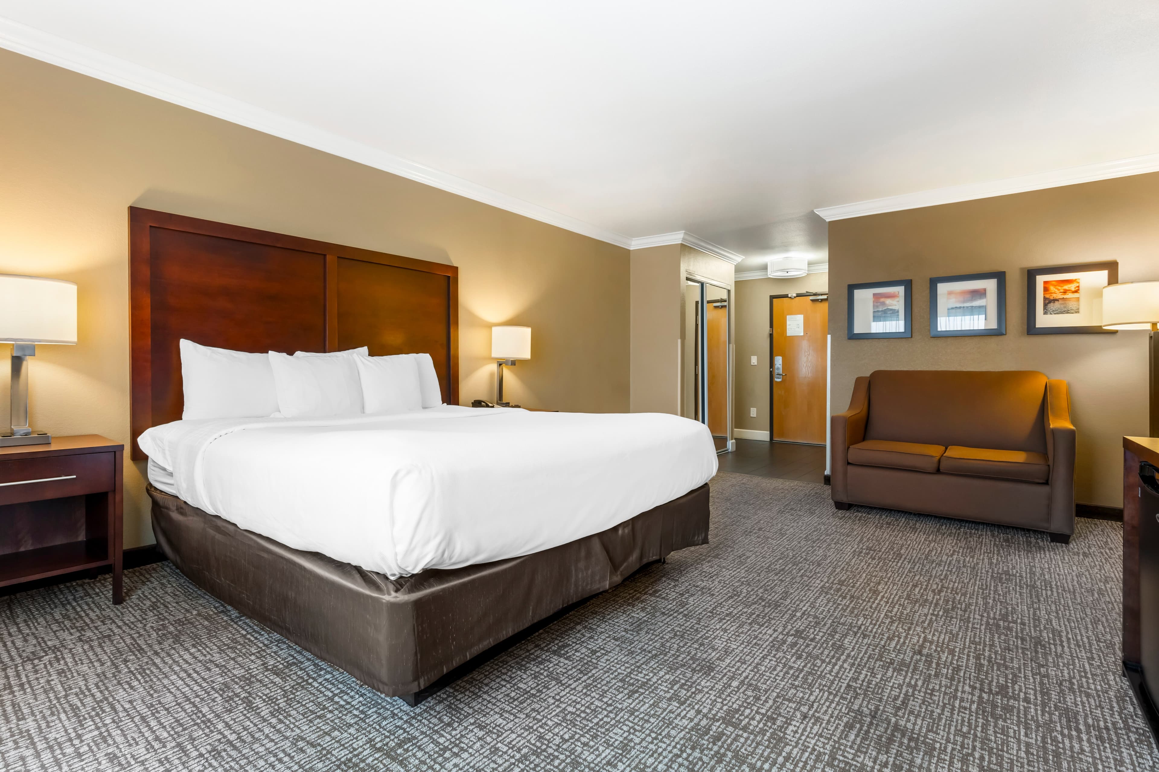 Comfort Inn & Suites Redwood Country — 32