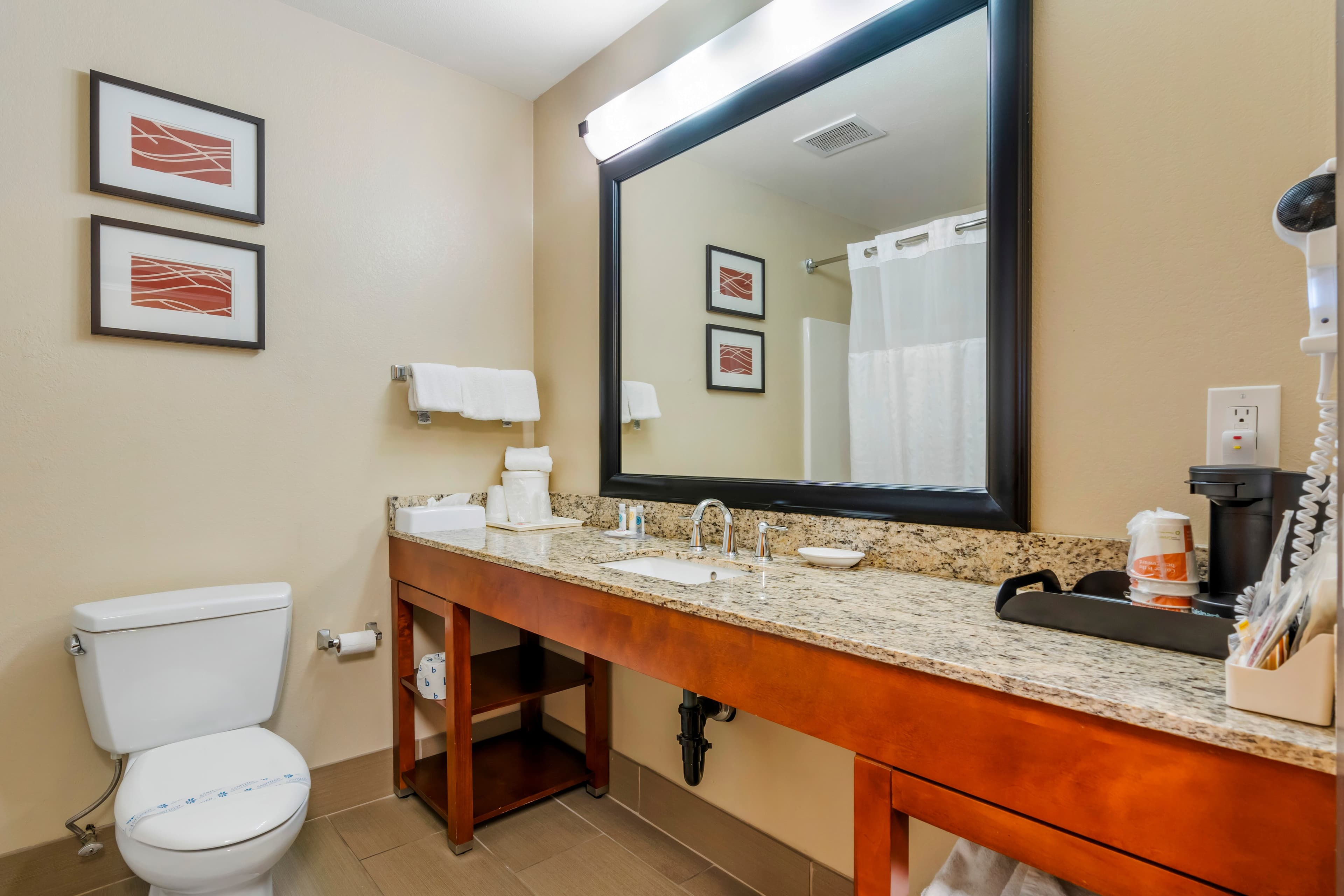 Comfort Inn & Suites Redwood Country — 36