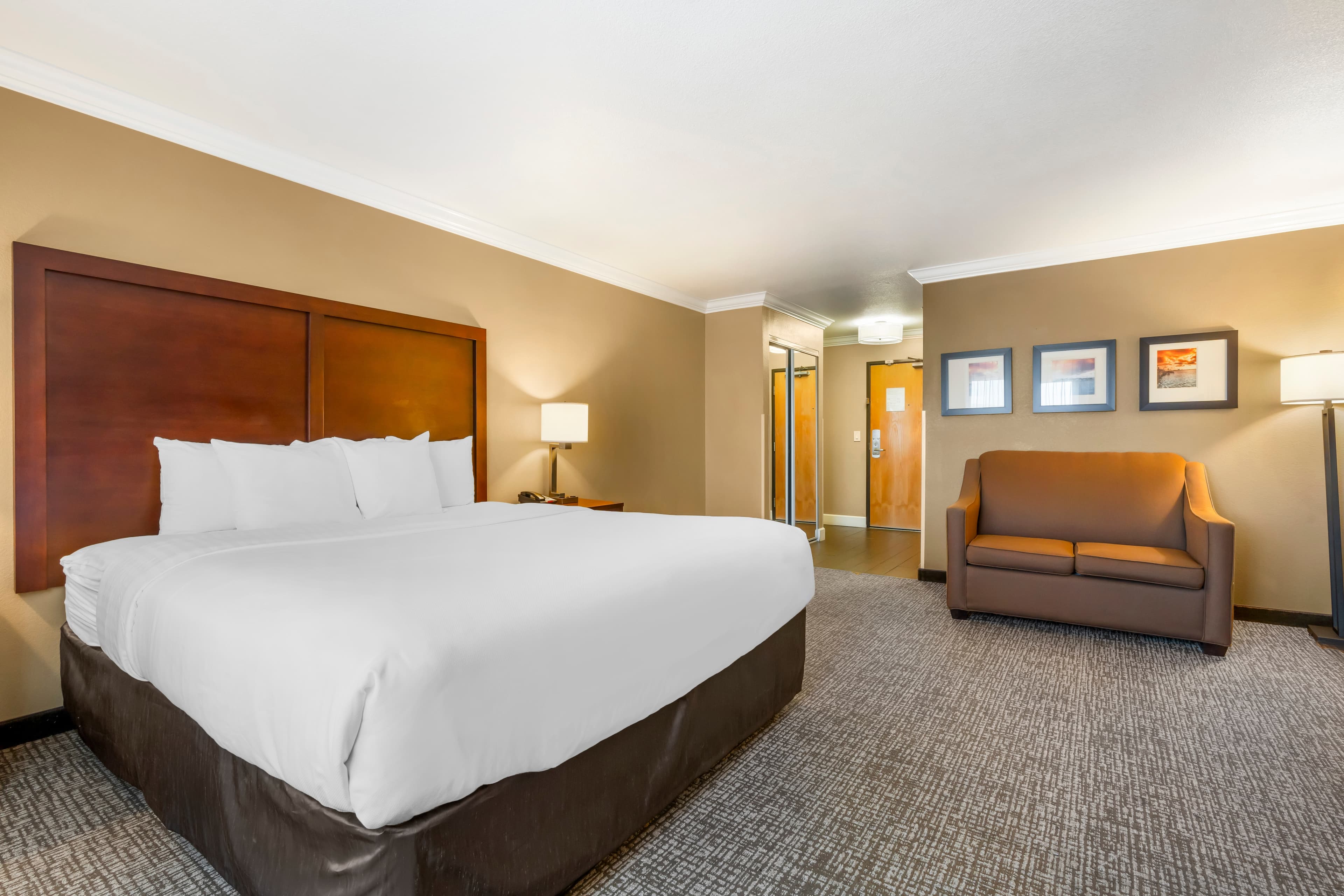 Comfort Inn & Suites Redwood Country — 38