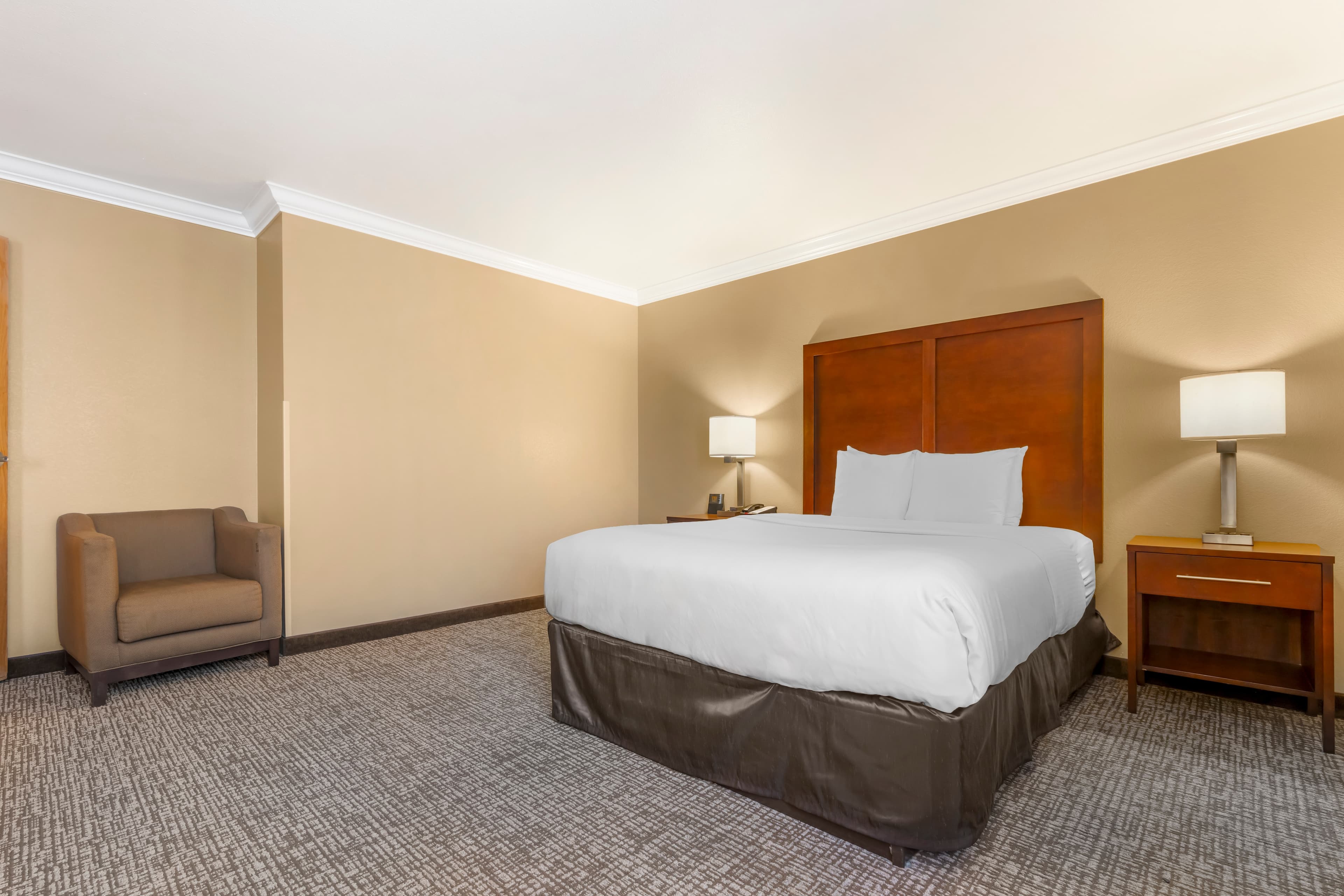 Comfort Inn & Suites Redwood Country — 40
