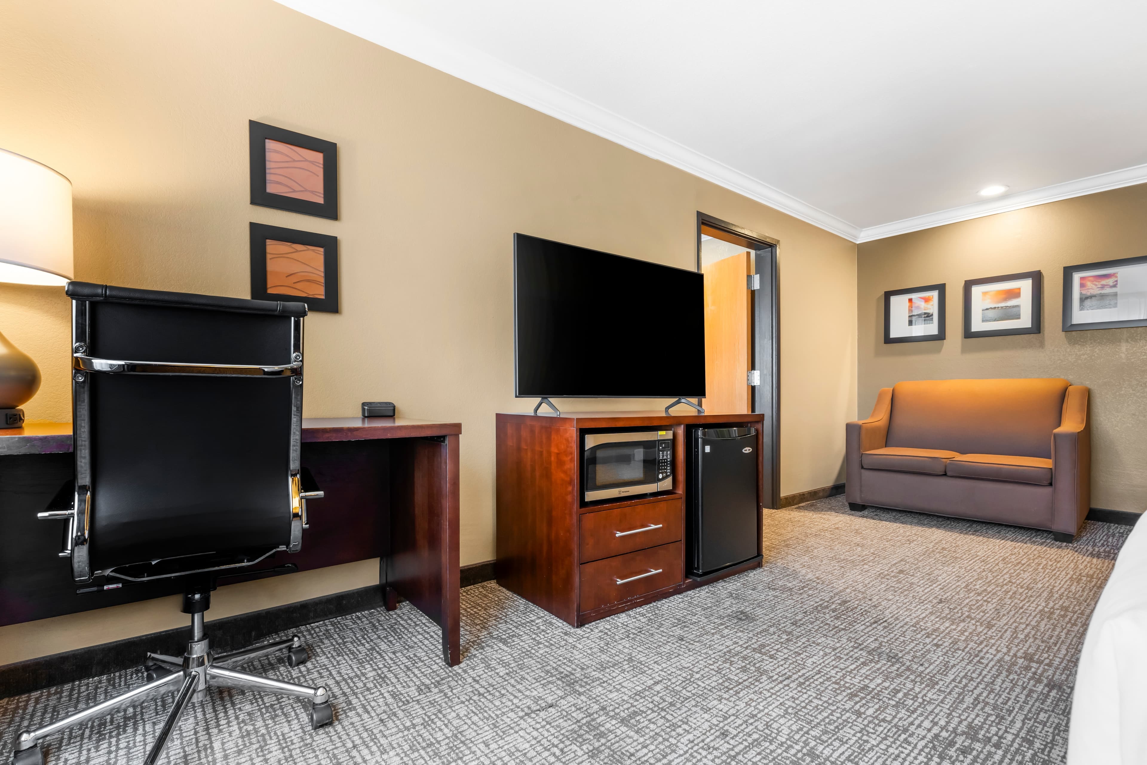 Comfort Inn & Suites Redwood Country — 45