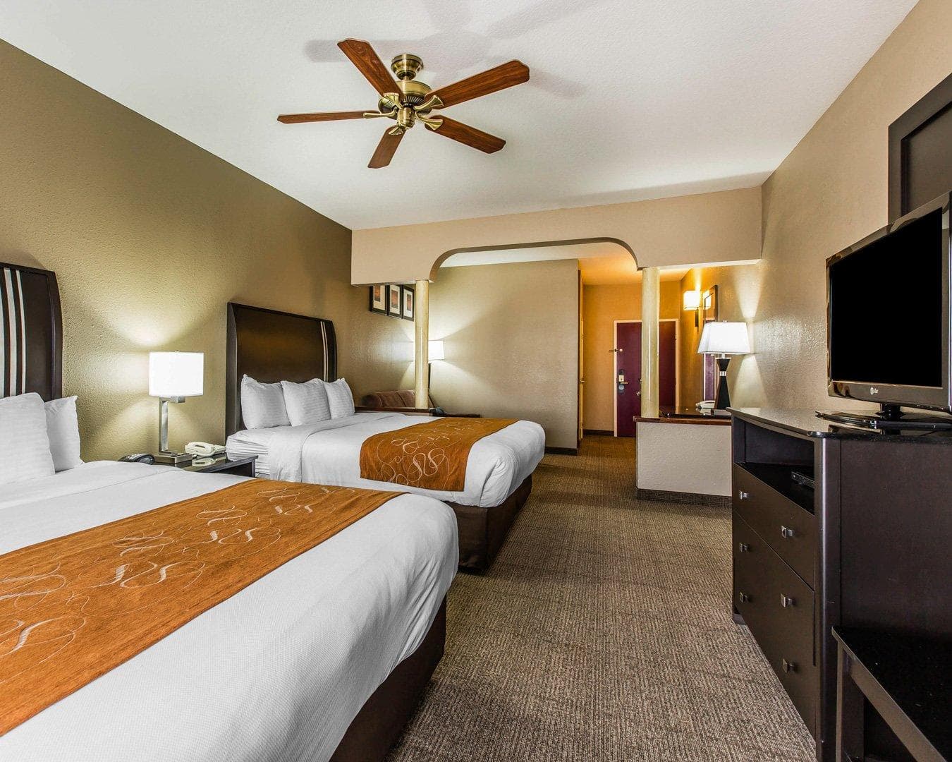 Comfort Suites Bakersfield — 14
