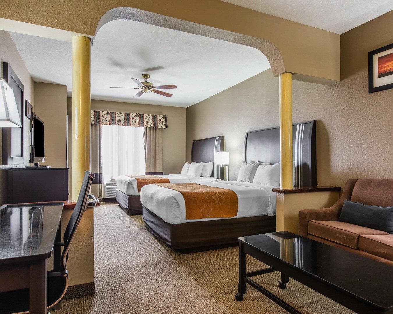Comfort Suites Bakersfield — 17