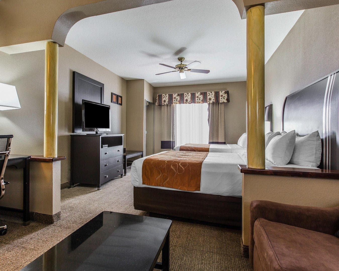 Comfort Suites Bakersfield — 19