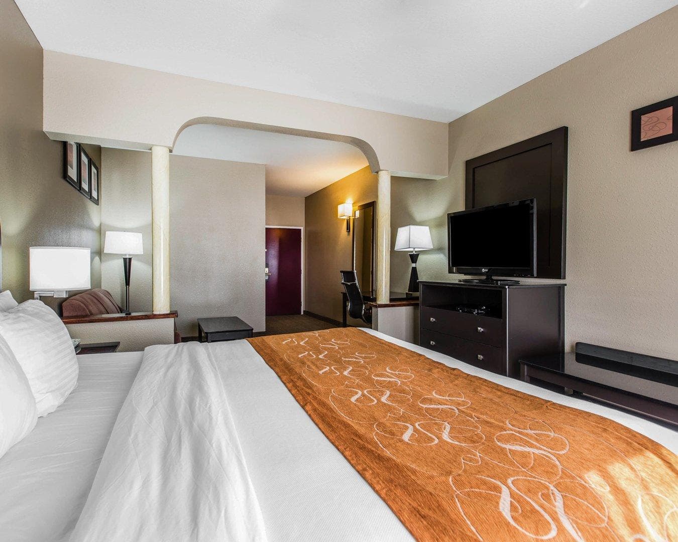 Comfort Suites Bakersfield — 10