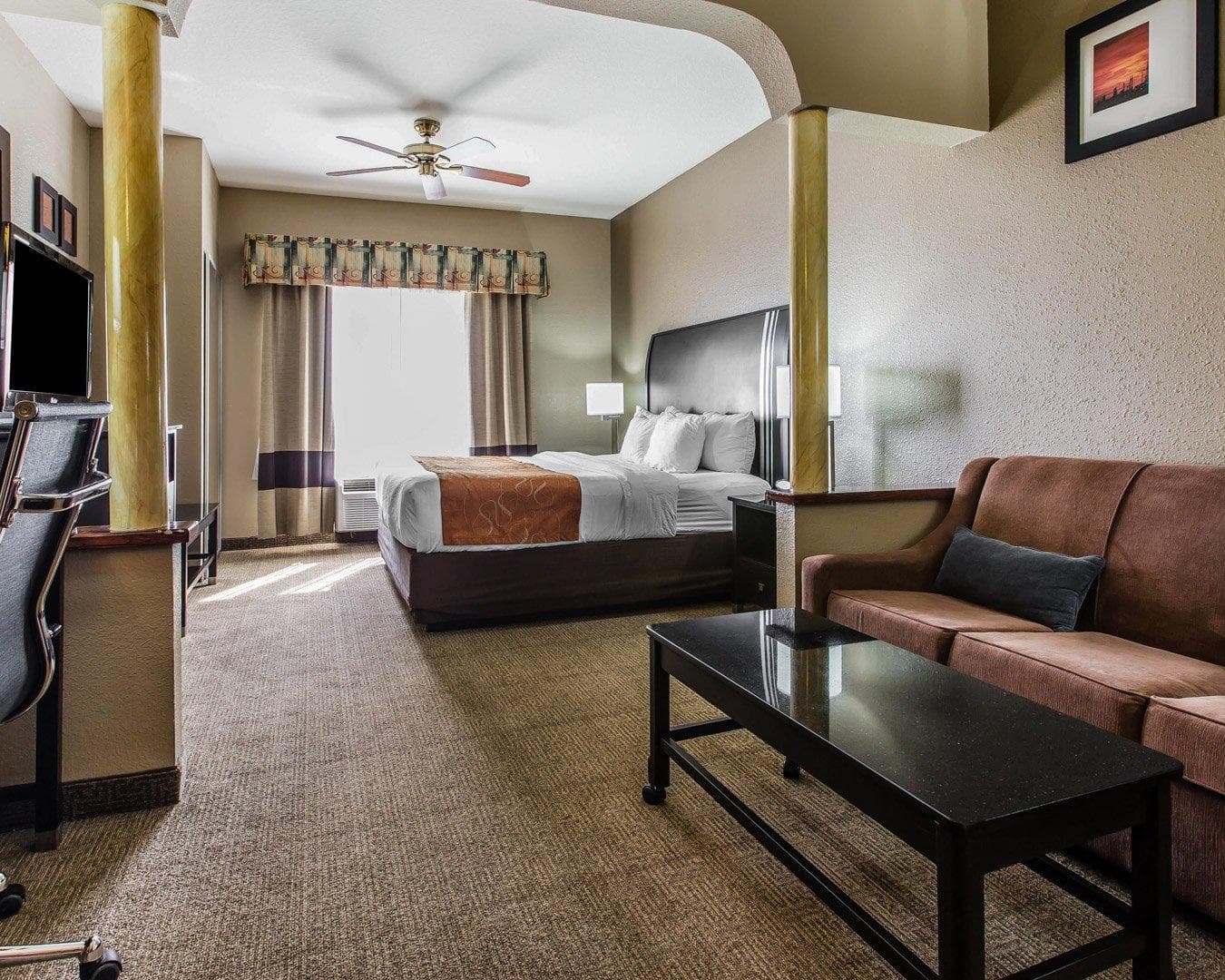 Comfort Suites Bakersfield — 11