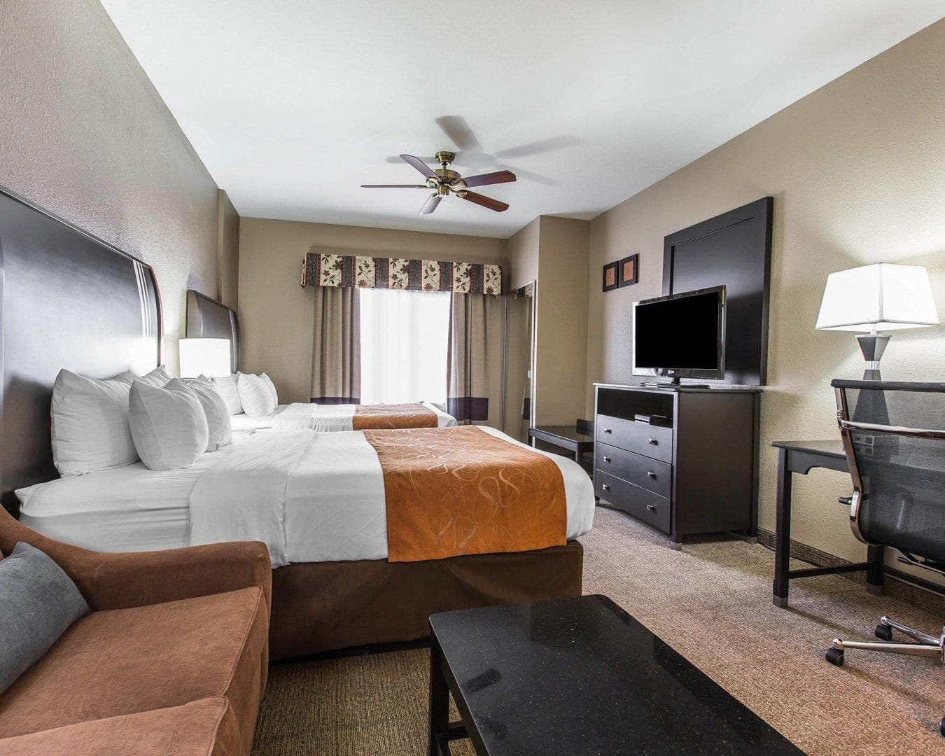 Comfort Suites Bakersfield - Image 5