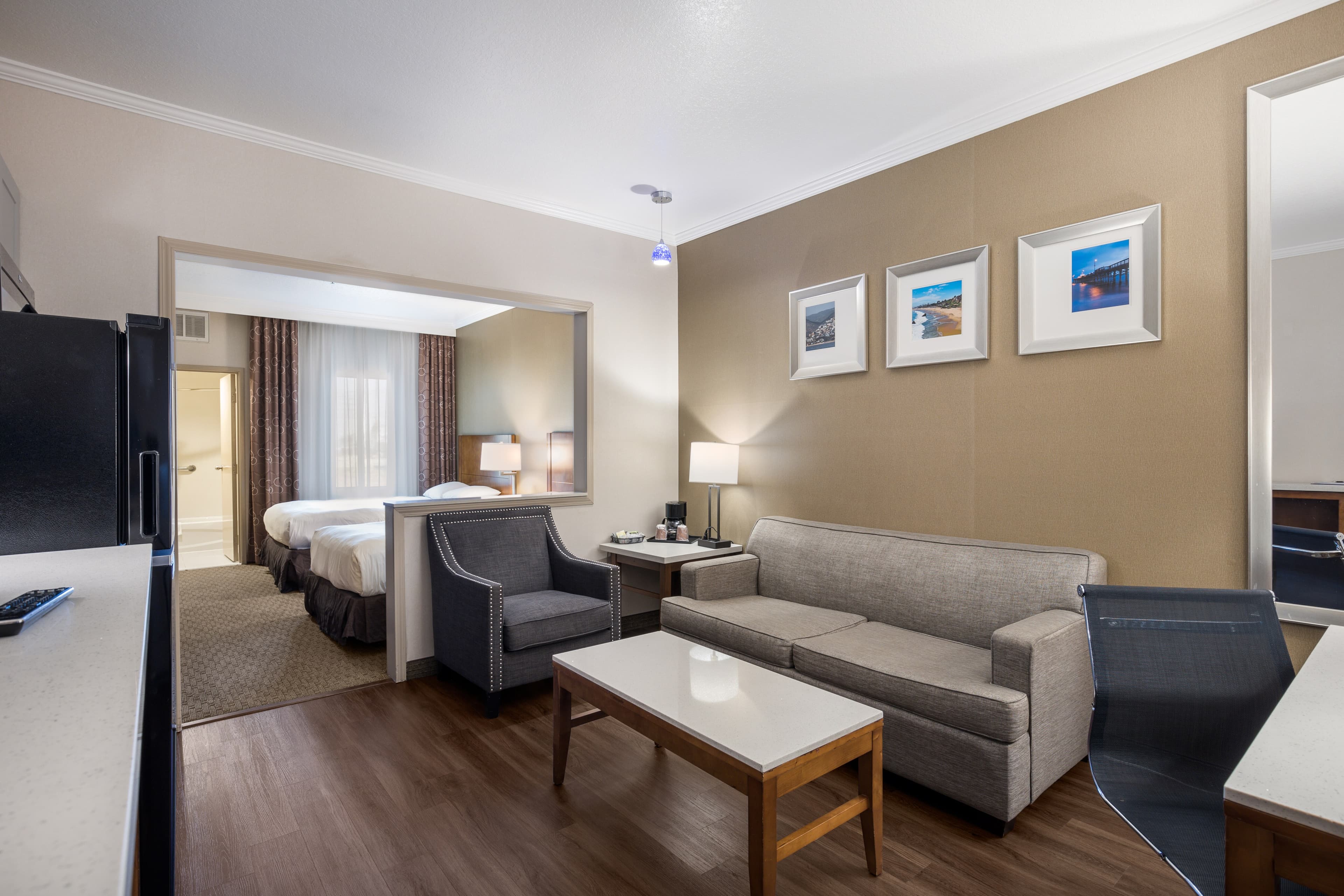 MainStay Suites Orange County John Wayne Airport - Image 2