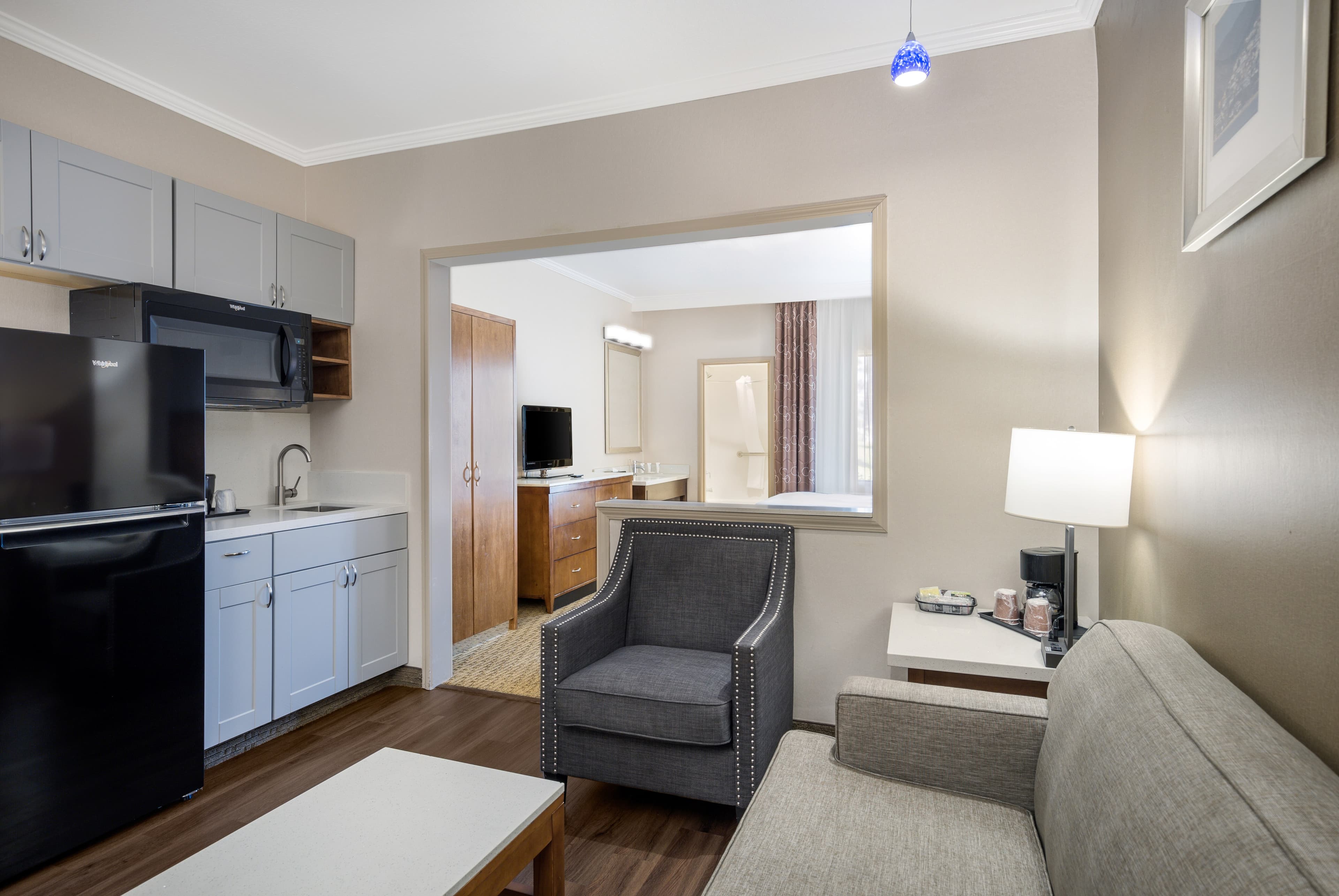 MainStay Suites Orange County John Wayne Airport - Image 3