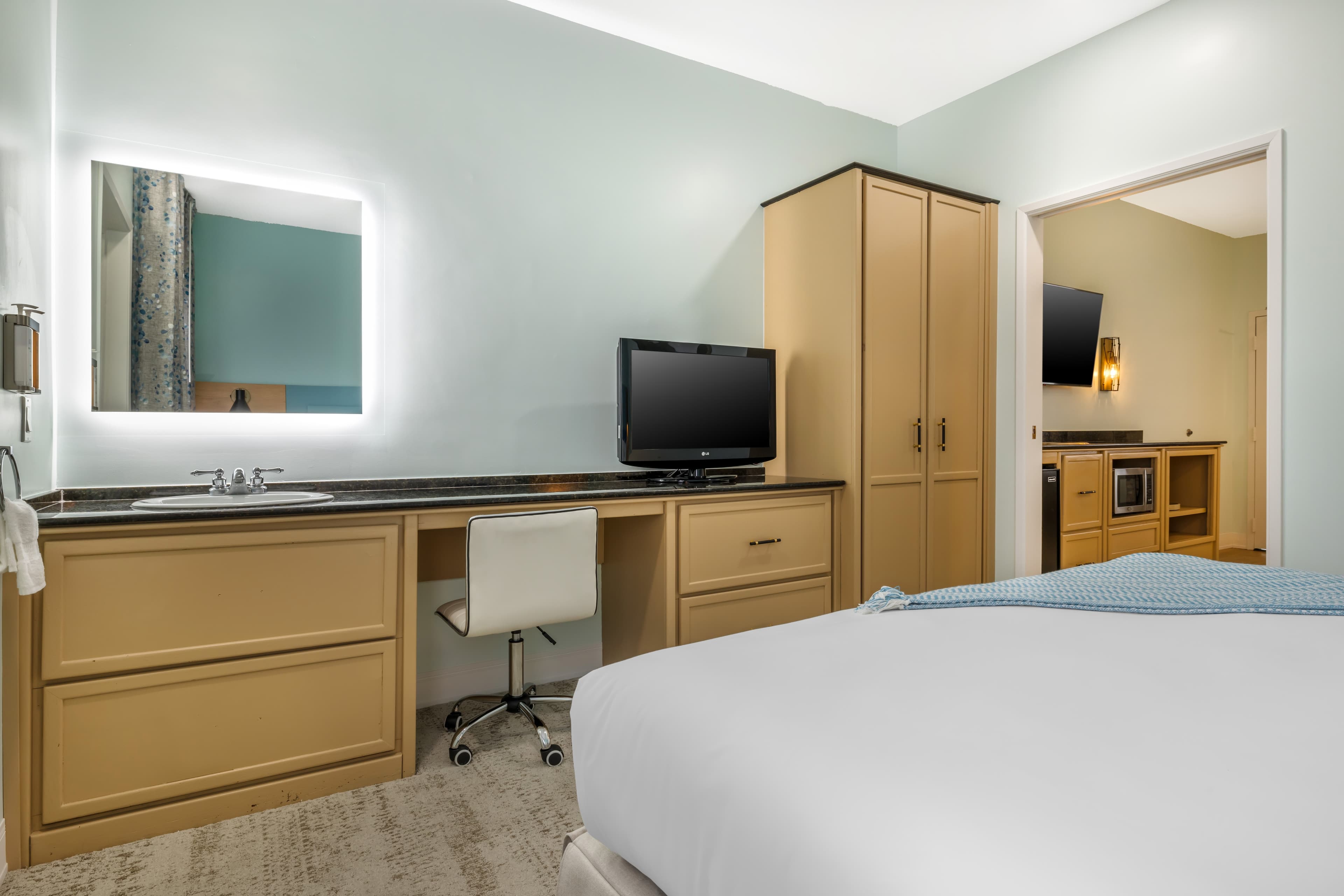 Quality Suites Downtown San Luis Obispo — 9