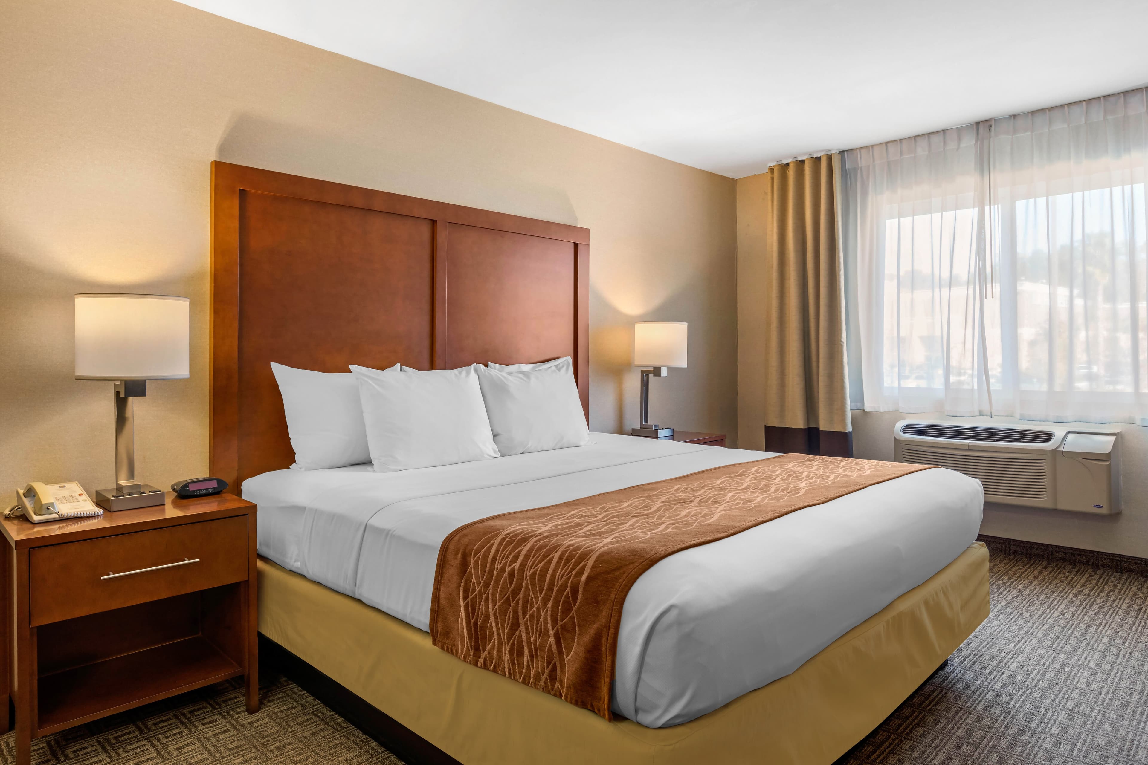 Comfort Inn & Suites Murrieta Temecula Wine Country - Image 2