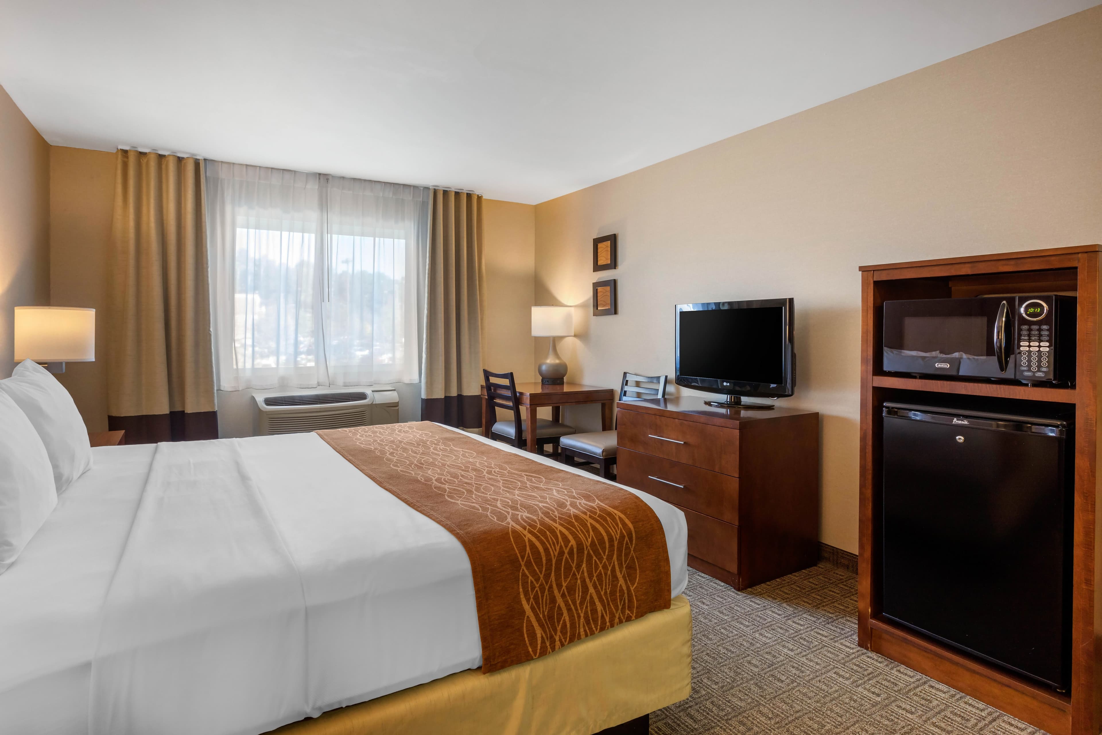 Comfort Inn & Suites Murrieta Temecula Wine Country - Image 4