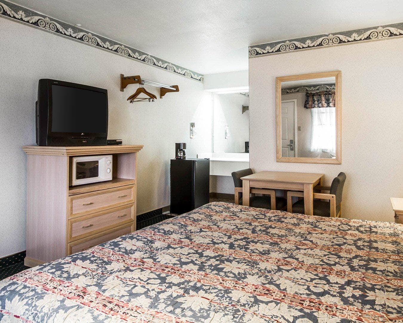 Rodeway Inn Monterey Near Fairgrounds — 10