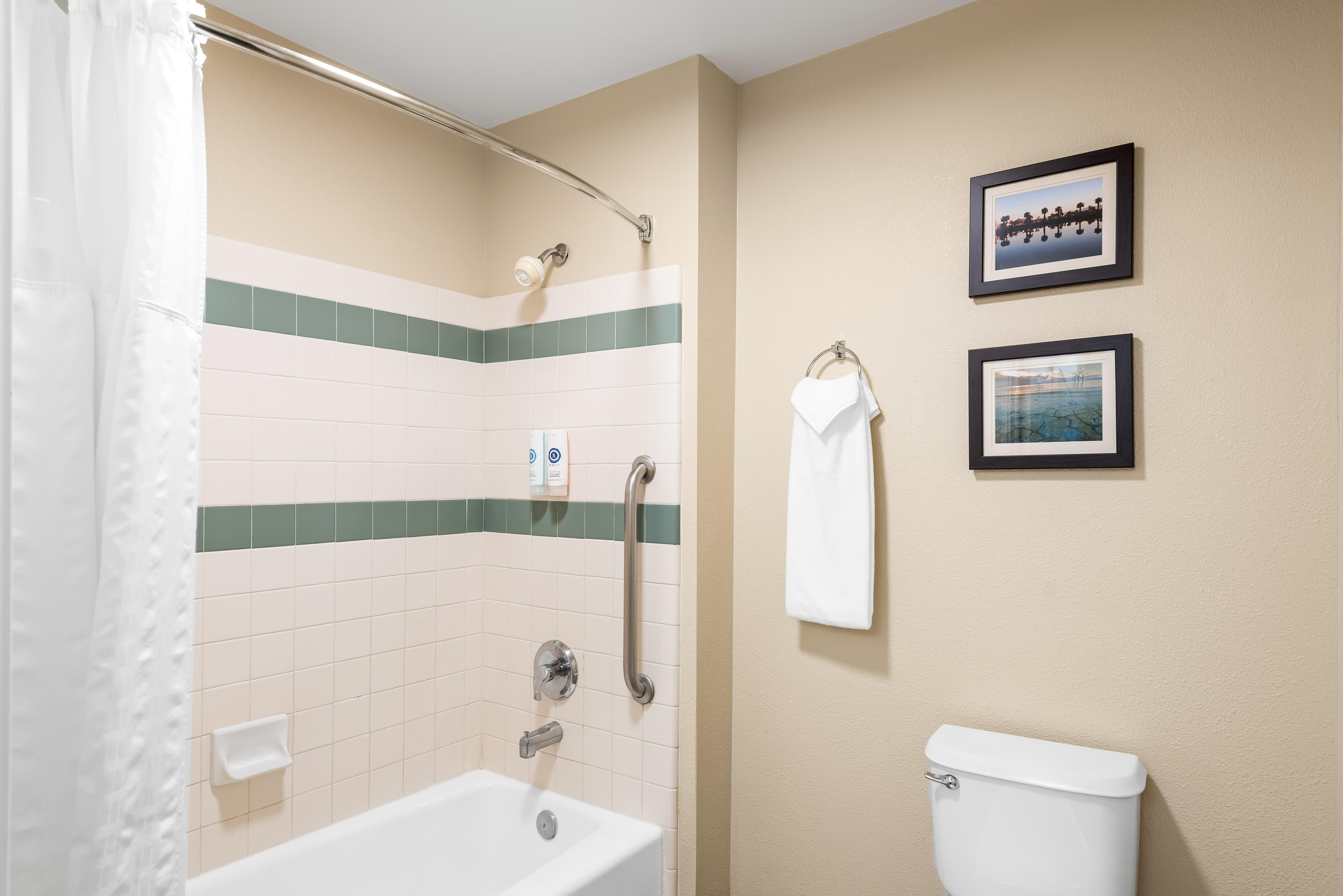 Comfort Inn & Suites El Centro I-8 — 12