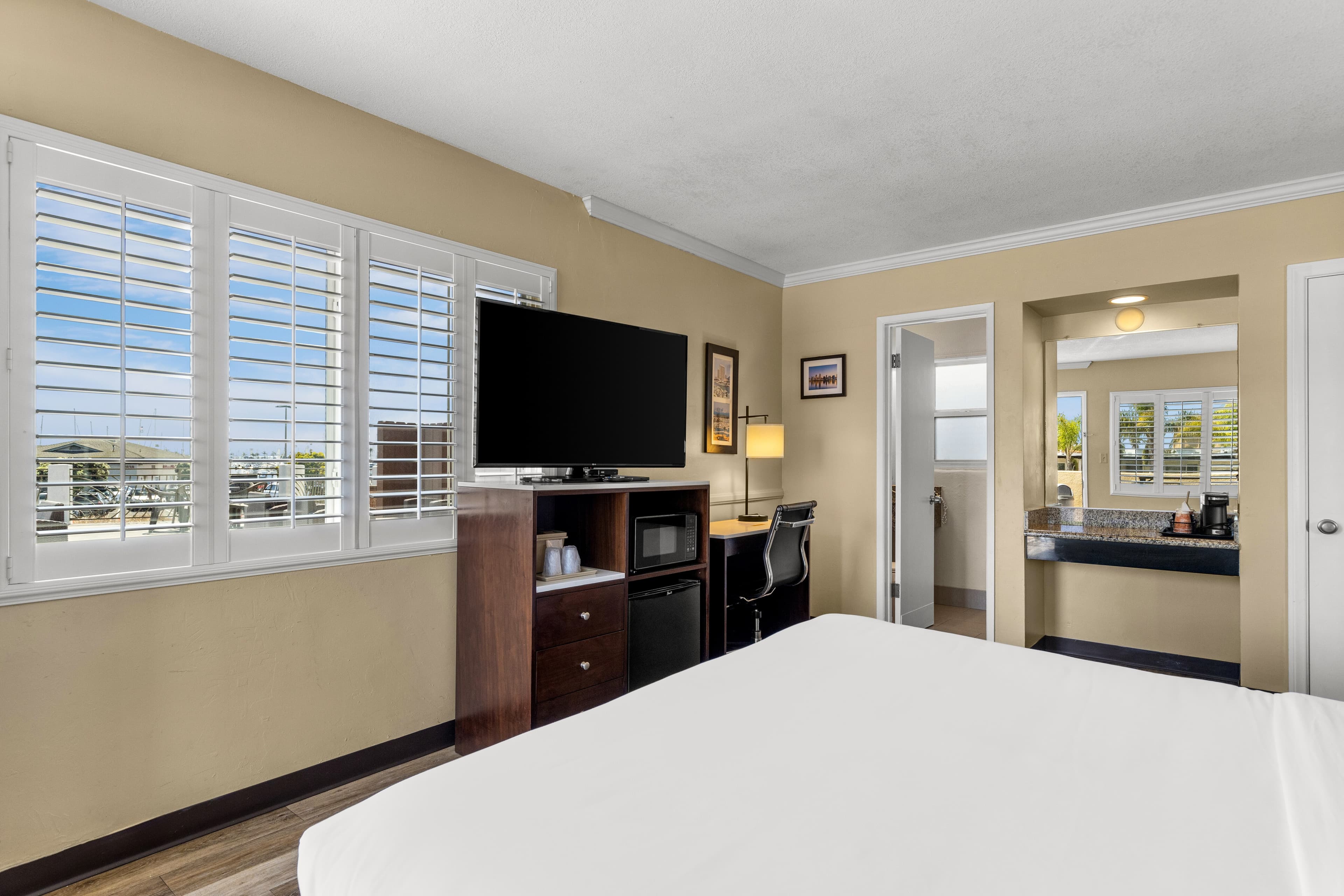 Comfort Inn San Diego Airport At the Harbor — 6