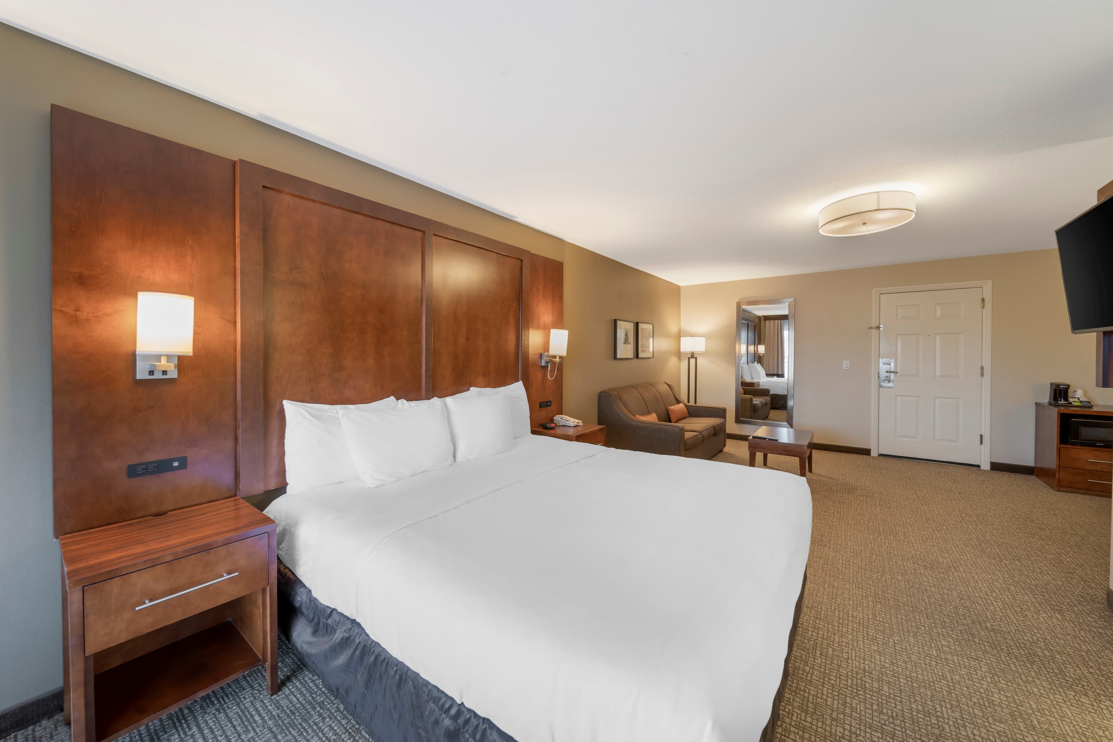 Comfort Suites Red Bluff near I-5 — 7