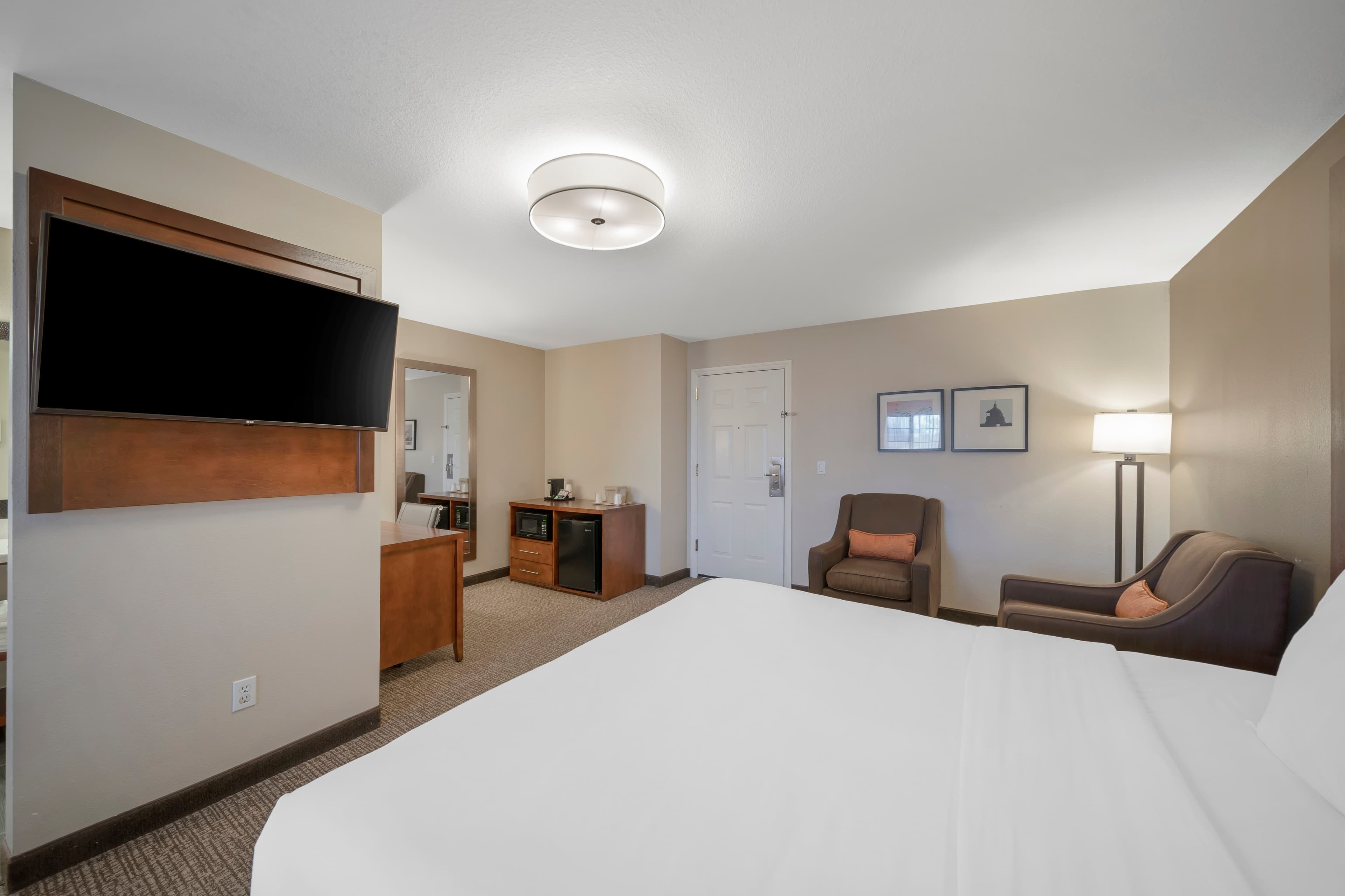 Comfort Suites Red Bluff near I-5 — 15
