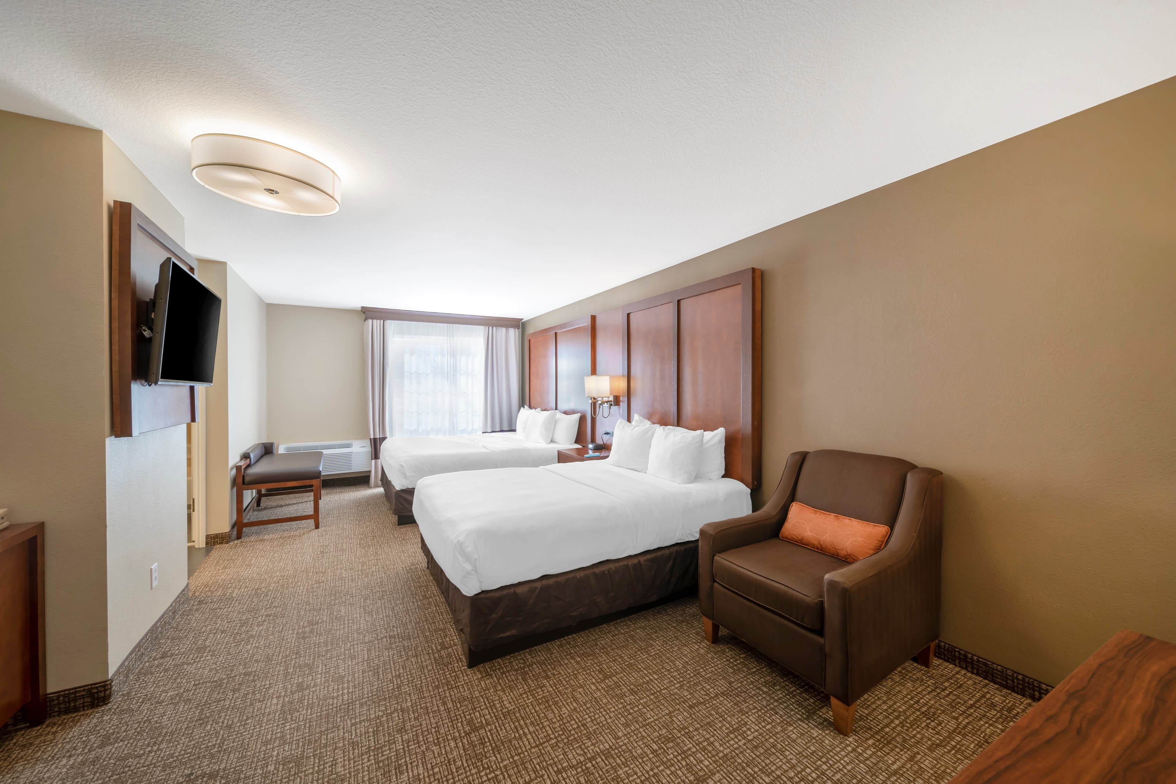 Comfort Suites Red Bluff near I-5 - Image 3