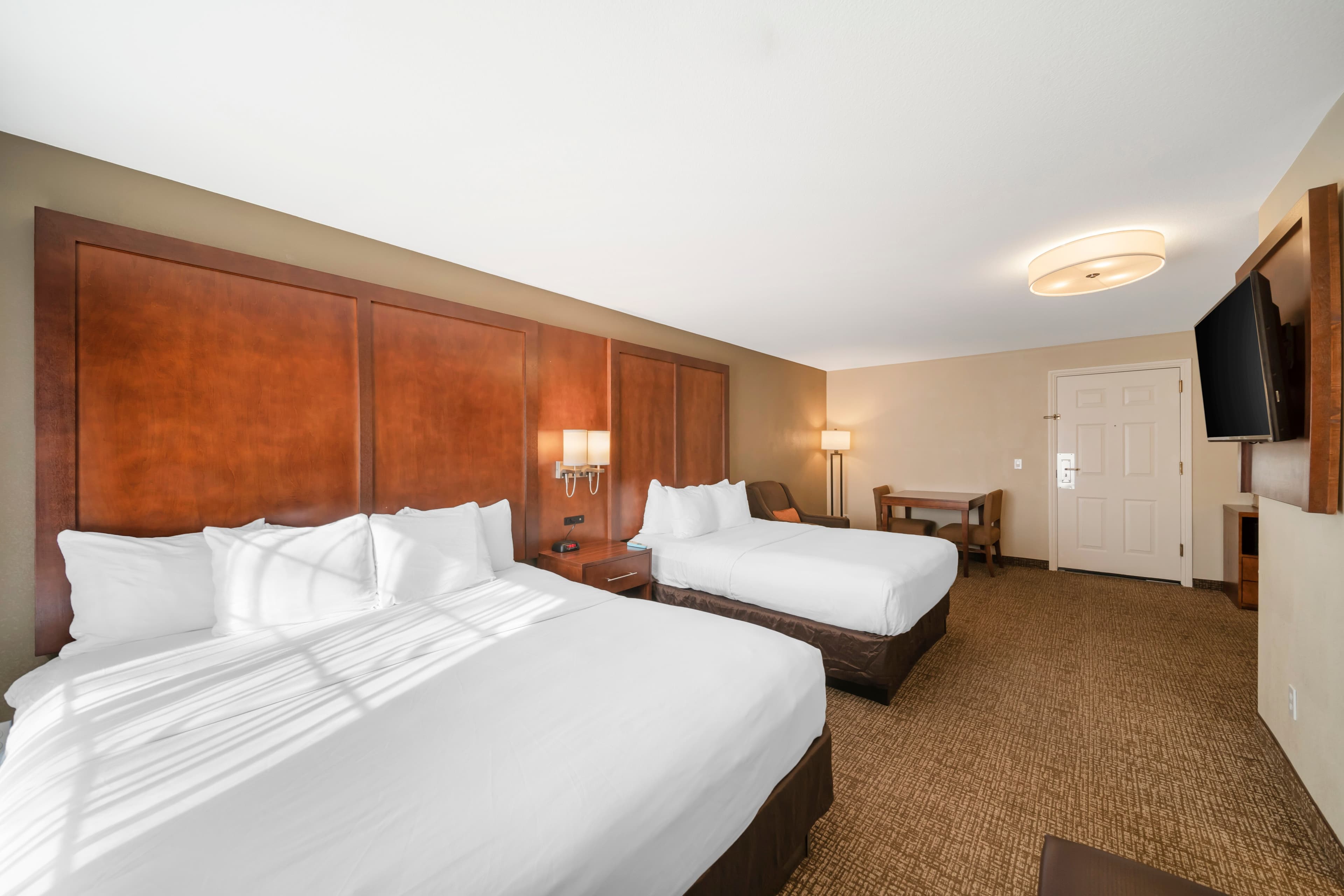 Comfort Suites Red Bluff near I-5 - Image 4